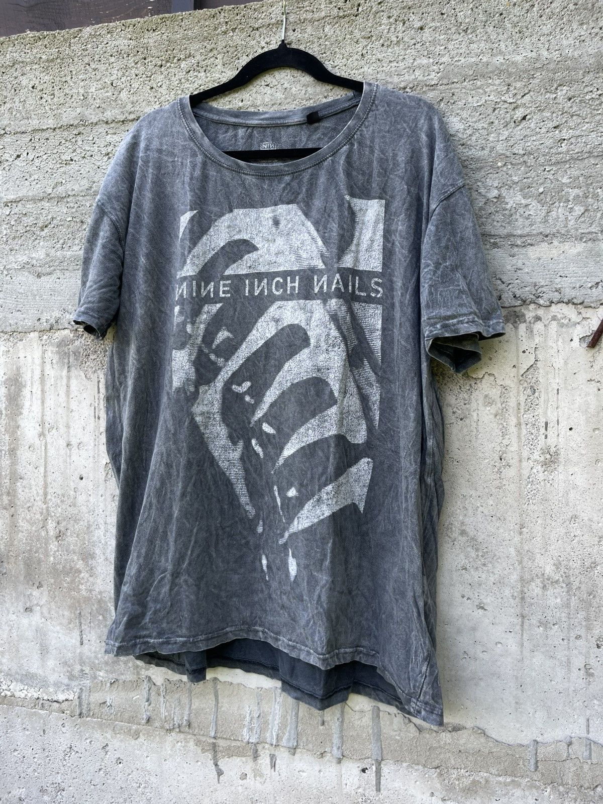 Band Tees Nine Inch Nails Grey tie dye t-shirt Size US XXL / EU 58 / 5 - 2 Thumbnail