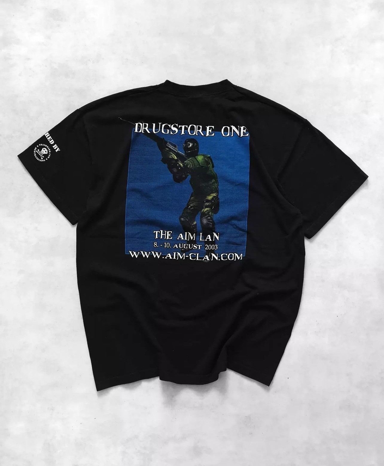 Fruit Of The Loom × Vintage 2003 Drugstore one Aim Clan FOTL Tee. Size US XL / EU 56 / 4 - 1 Thumbnail