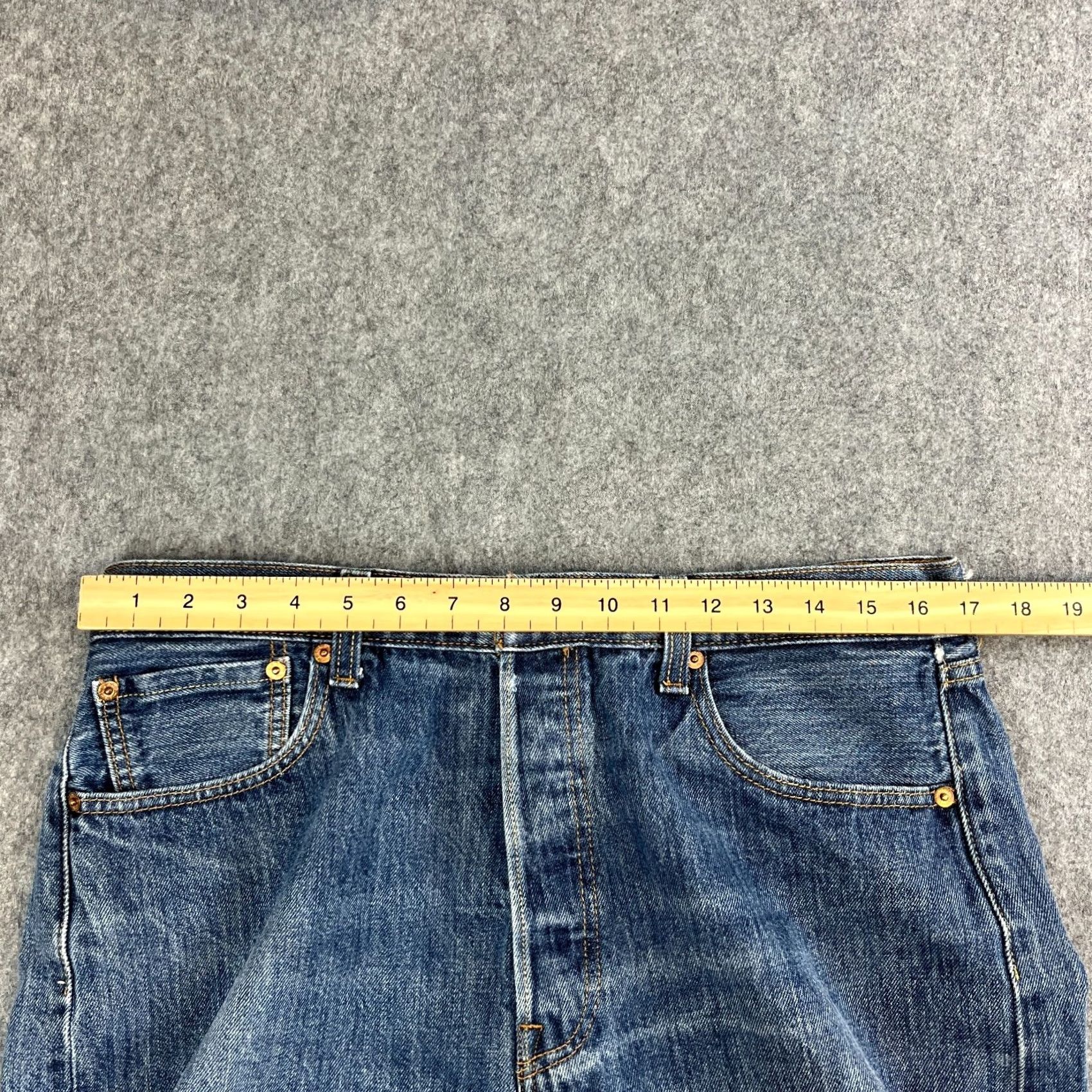 Levi's VINTAGE Levi's 501 Jeans Regular Straight 34 30 Mid Wash Blue Button Fly Mens Adults/Men Size US 34 / EU 50 - 6 Thumbnail