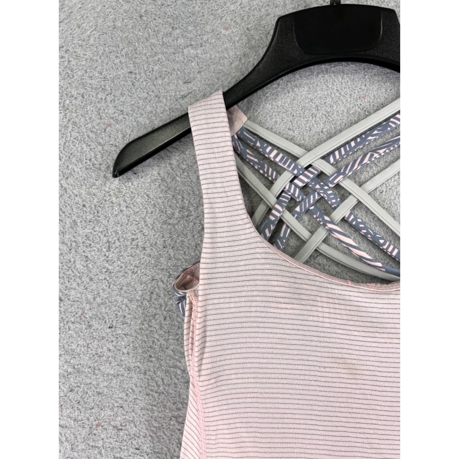 Lululemon Lululemon Shirt Women 6 Pink Tank Sleeveless Built In Bra Stripe Casual Sleeveless Shirt Womens Pink 6 Size M / US 6-8 / IT 42-44 - 3 Thumbnail