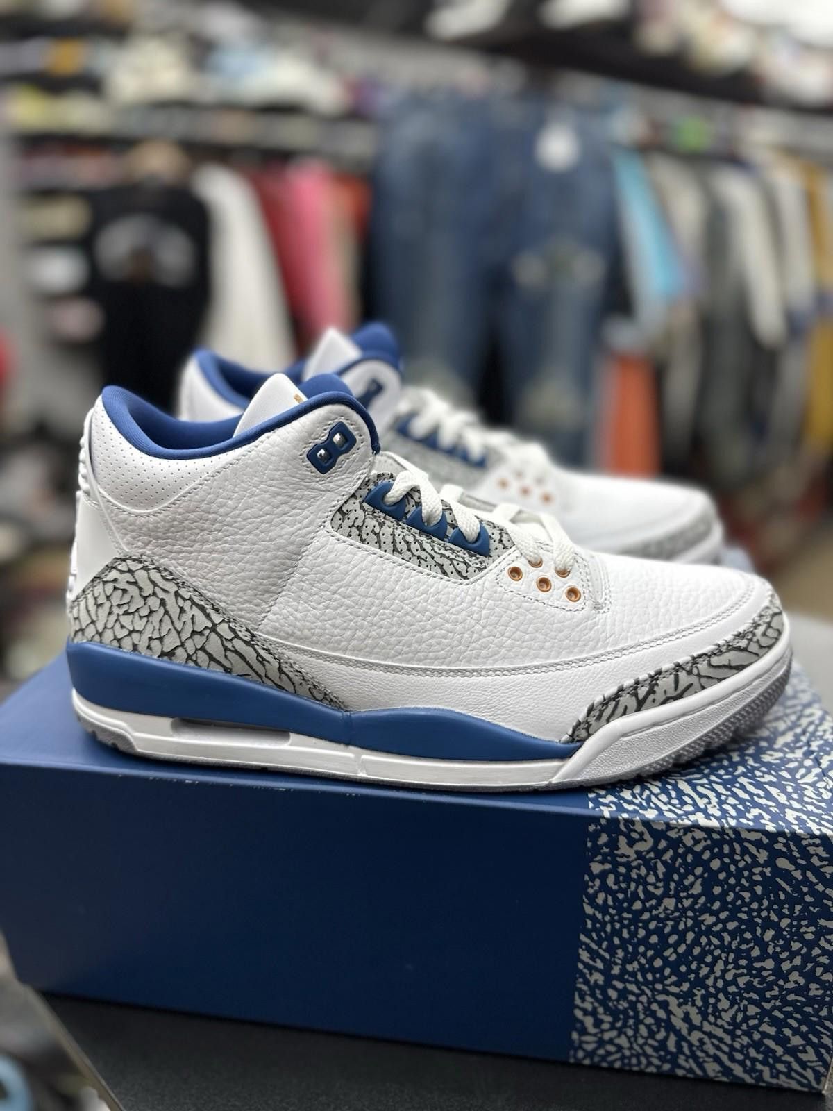 Jordan Brand Jordan 3 Retro Washington Wizards (CT8532-148) Size 10.5 - Size US 10.5 / EU 43-44 - 1 Thumbnail