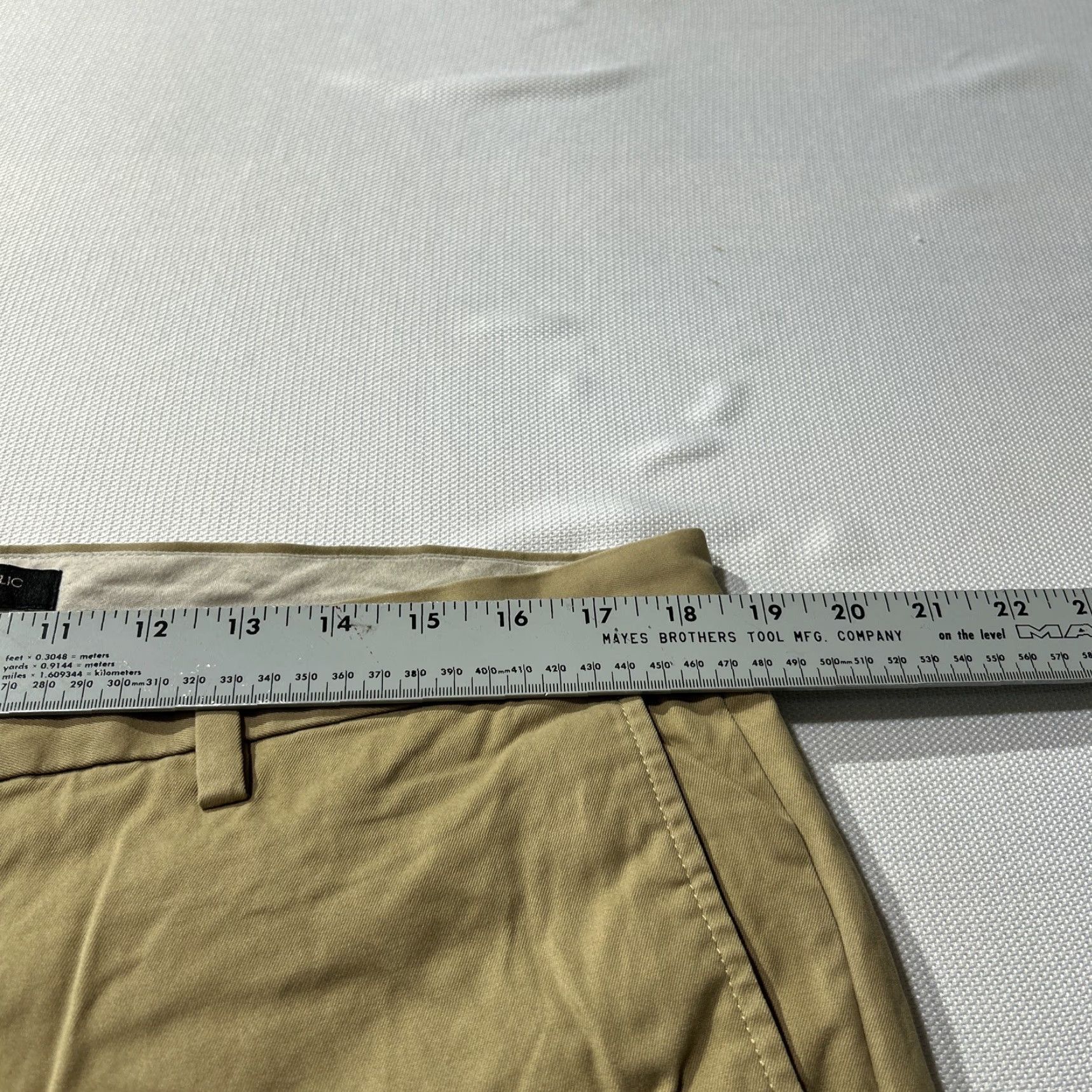 Banana Republic Banana Republic Emerson Straight Chino Pants Mens 35x32 Sandscape Khaki Beige Straight Mens Regular Pants Size US 35 - 6 Thumbnail
