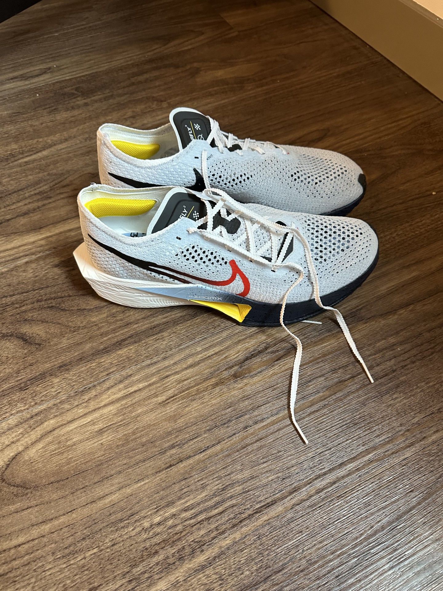 Nike Nike Vaporfly 3 Size US 11.5 / EU 44-45 - 2 Thumbnail