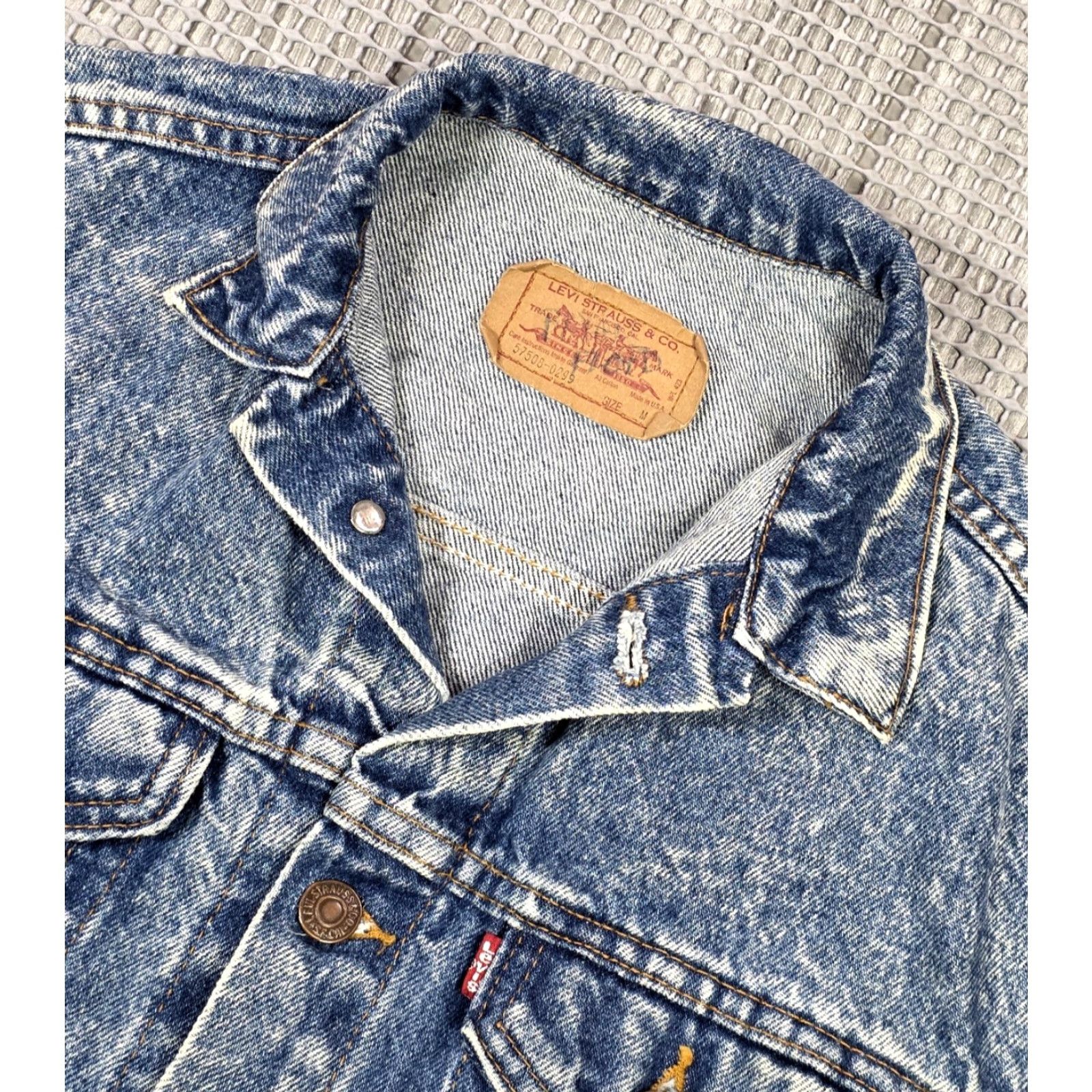 Levi's VINTAGE Levi’s Trucker Jacket Denim Stonewash 57508 80s 90s Mens Small Blue Distressed Logo Pockets Short Jean Jacket Size US 29 - 6 Thumbnail