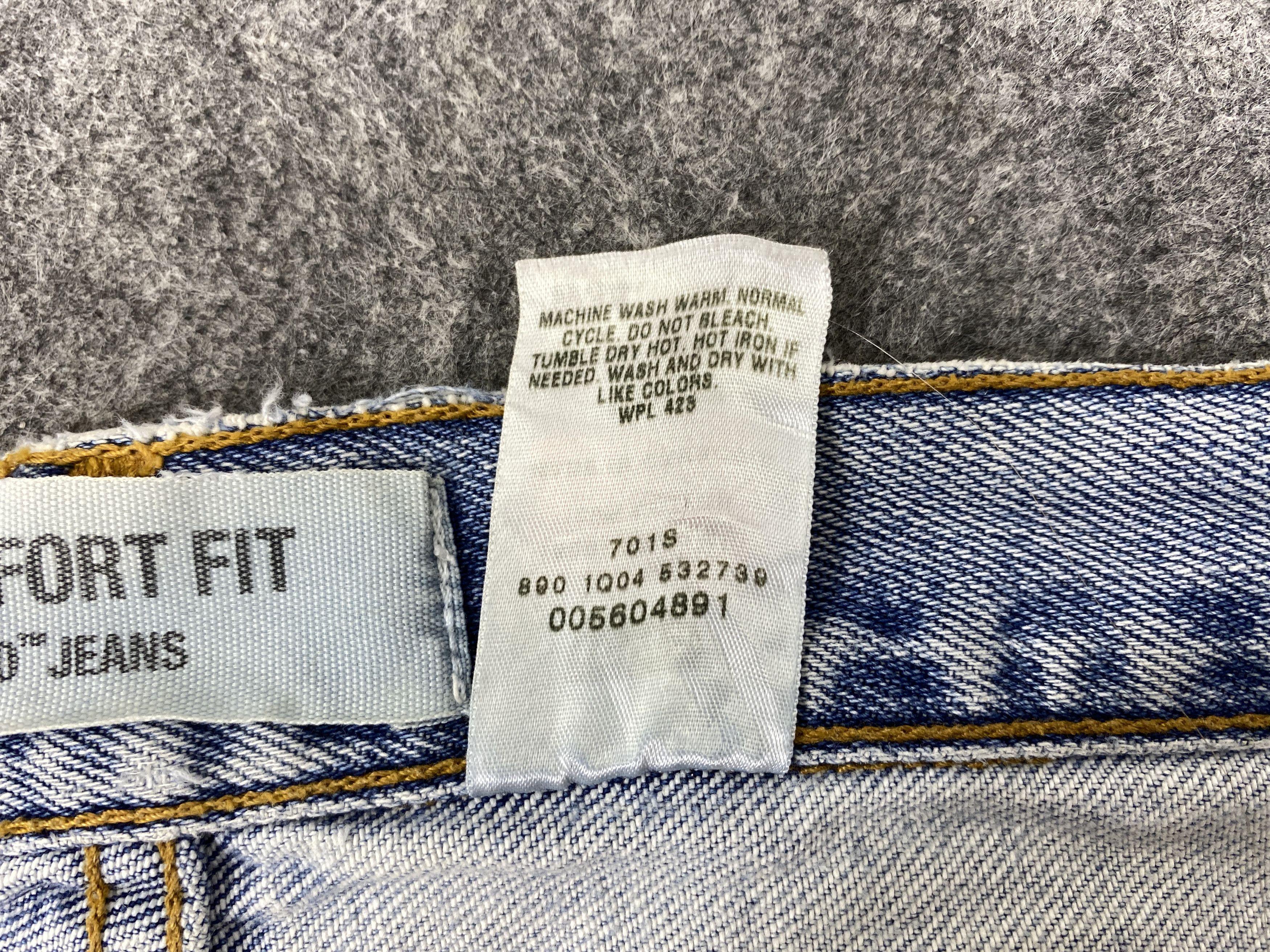 Levi's Light Blue Wash Vintage Levi's 560 33x32.5 Denim -JN1725 Size US 33 - 8 Thumbnail