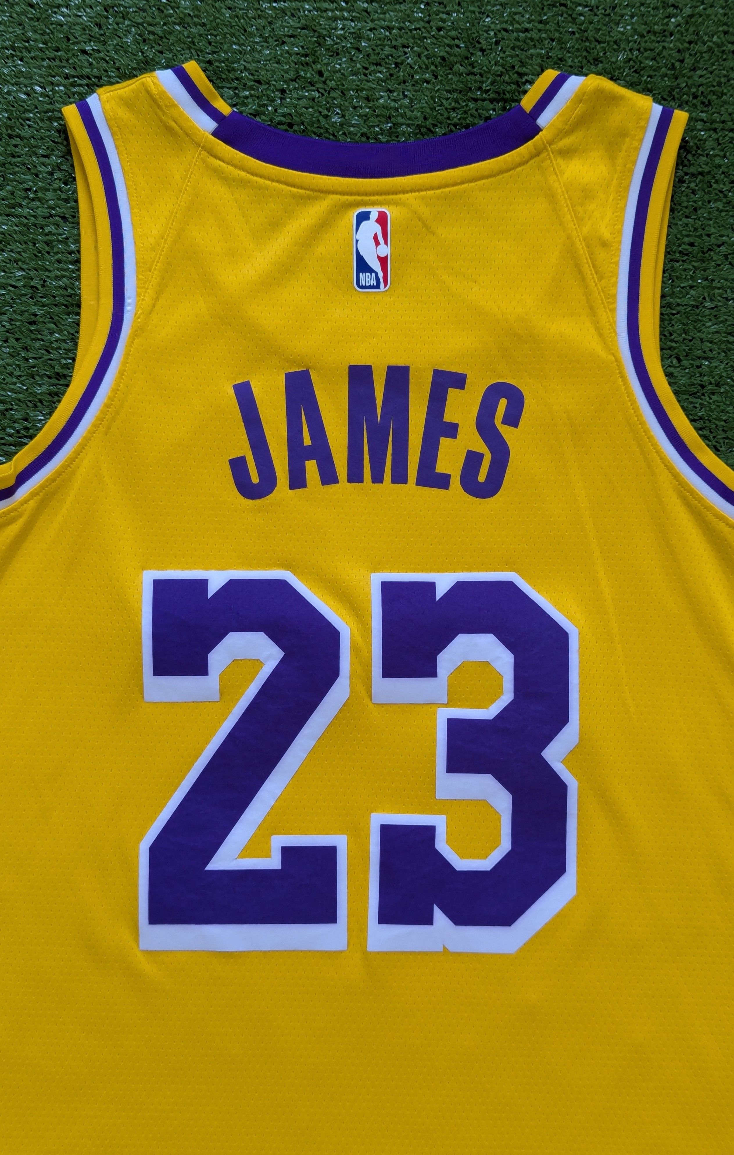 Nike NBA LOS ANGELES LAKERS BASKETBALL SHIRT JERSEY JAMES #23 Size US M / EU 48-50 / 2 - 8 Thumbnail