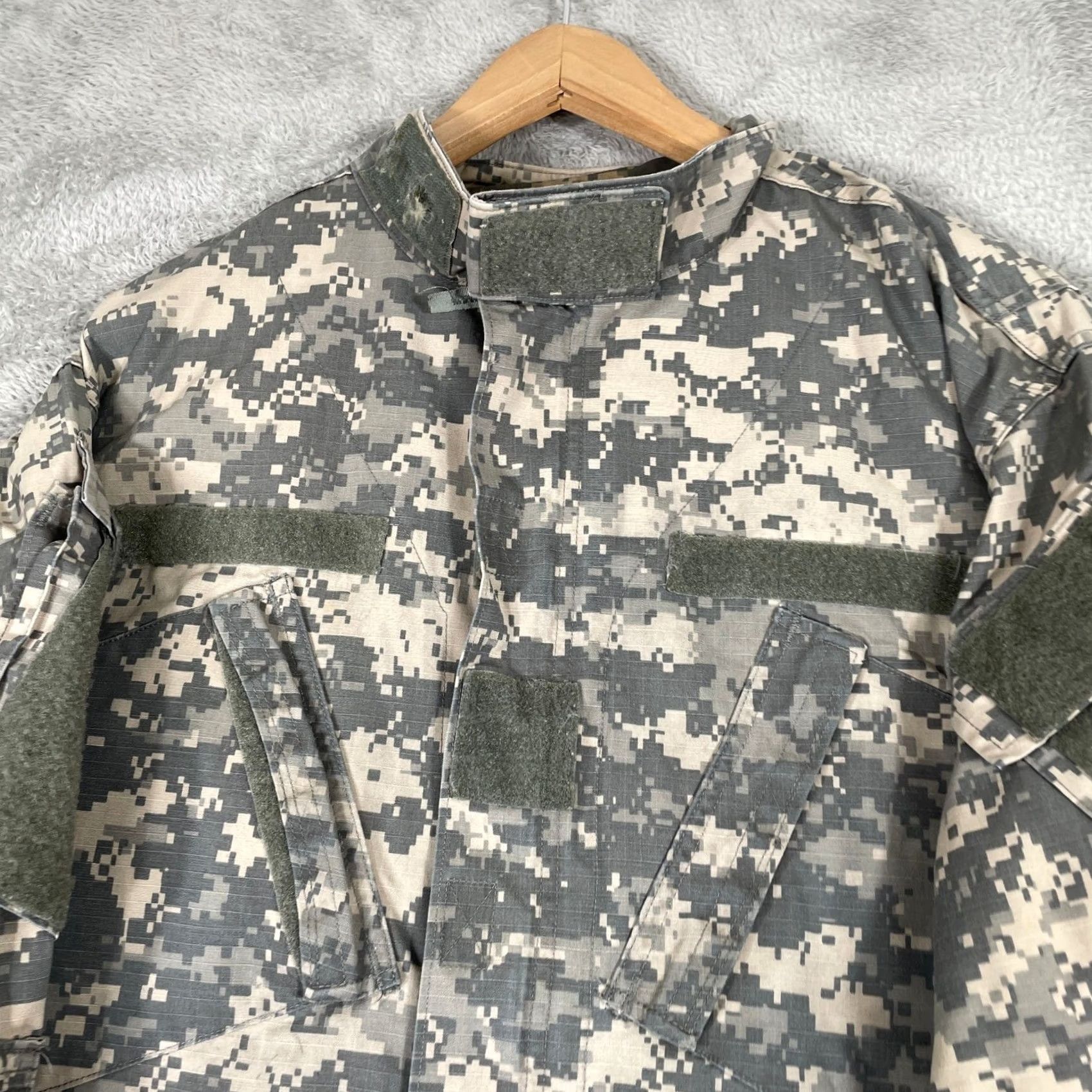 Vintage VINTAGE US Army Combat Uniform Jacket Mens L Gray Digital Camo ACU Field Coat Size US L / EU 52-54 / 3 - 7 Thumbnail
