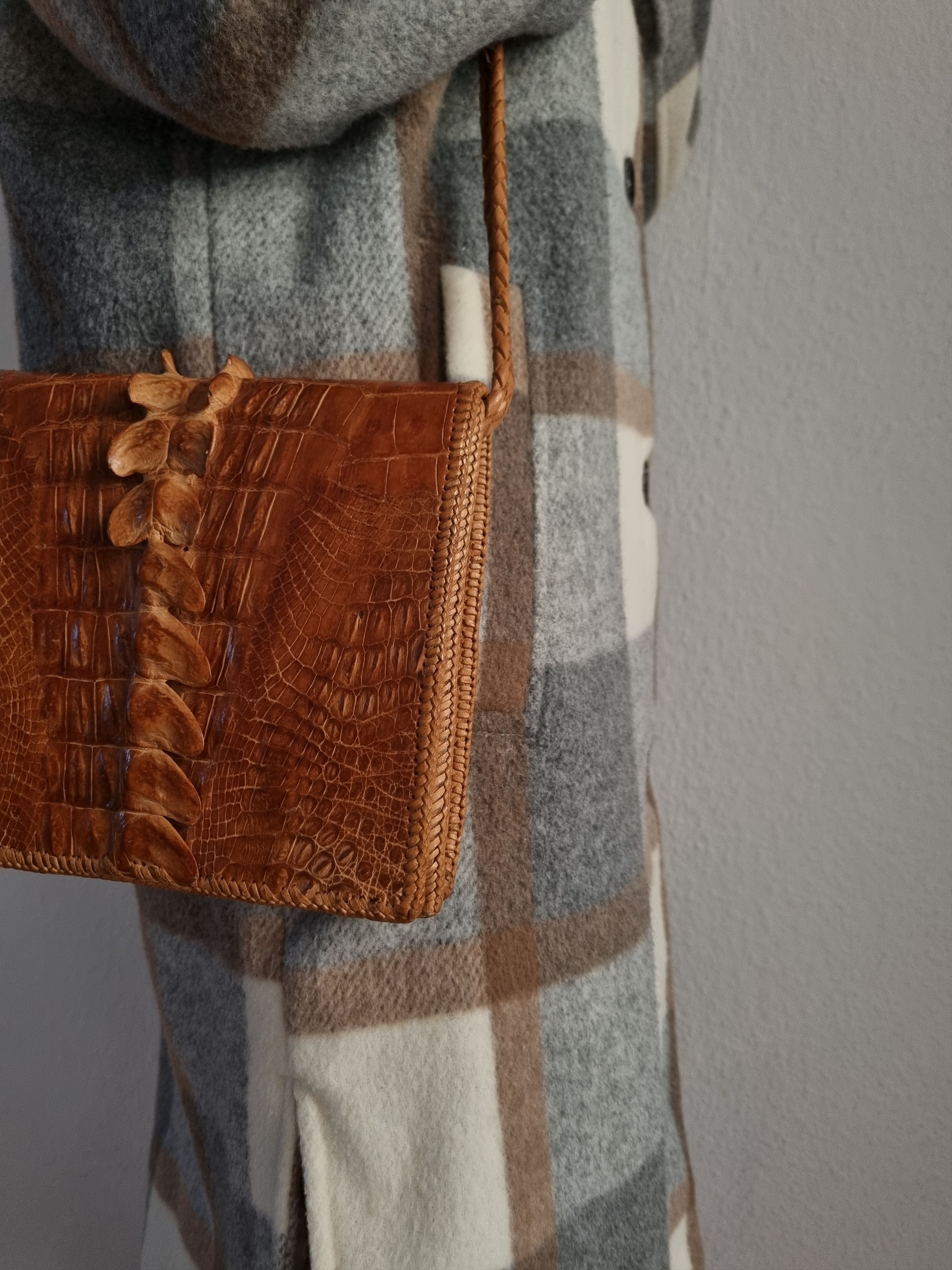 Handmade Vintage Genuine Alligator Shoulder Purse Clutch crocodile Size ONE SIZE - 12 Thumbnail