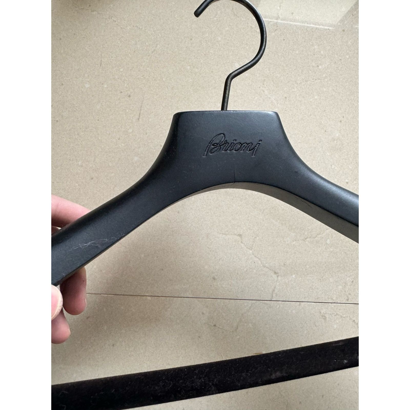Brioni o1rshd1 Size: OS / Set of Brioni Hangers in Black Size ONE SIZE - 3 Thumbnail