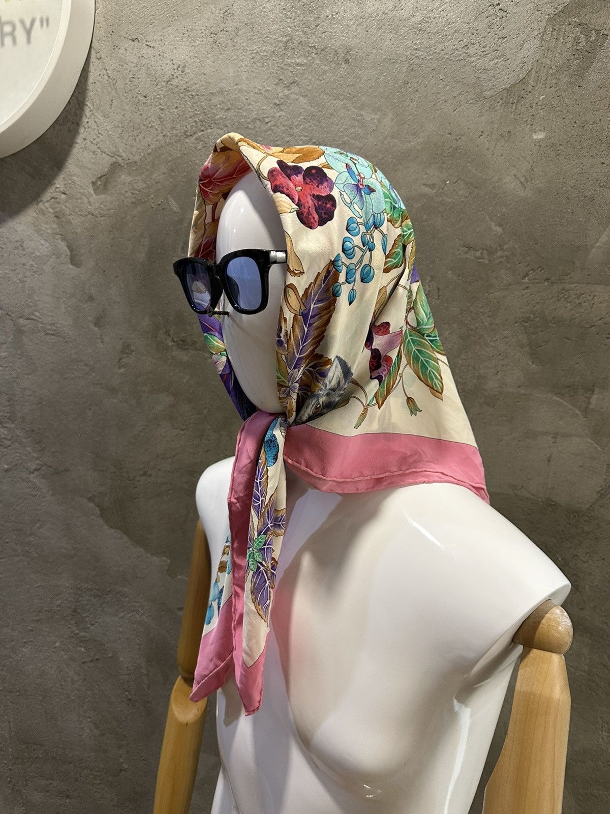 Dior 1980 - Christian Dior Floral Print Shawl Scarves (33x33) Size ONE SIZE - 2 Thumbnail