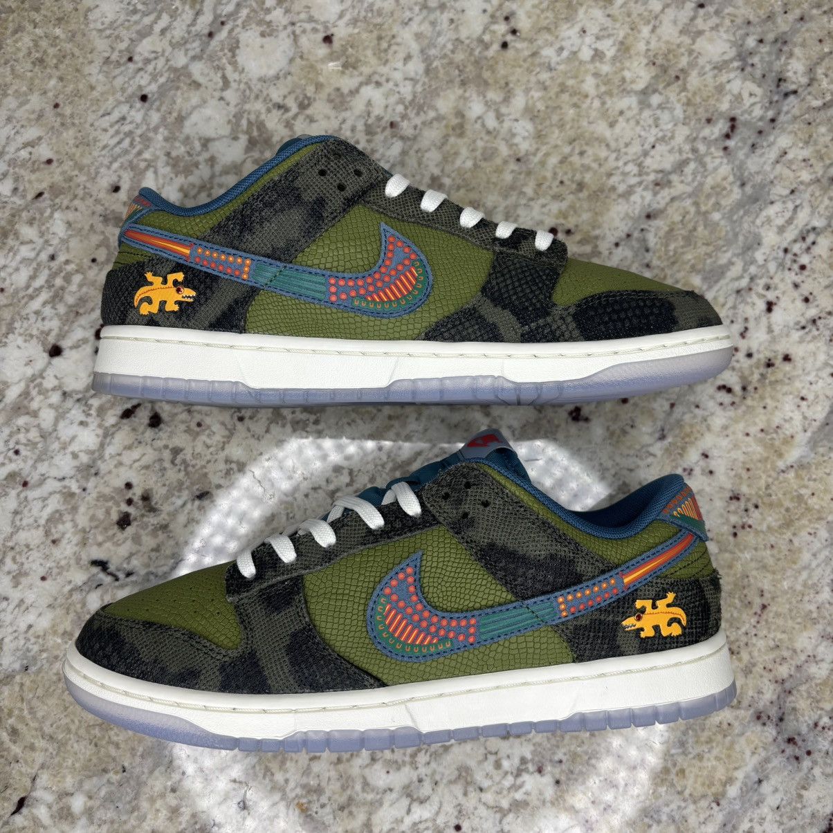Nike Size 10-Nike Dunk Low Siempre Familia Gently Worn With Box Size US 10 / EU 43 - 2 Thumbnail