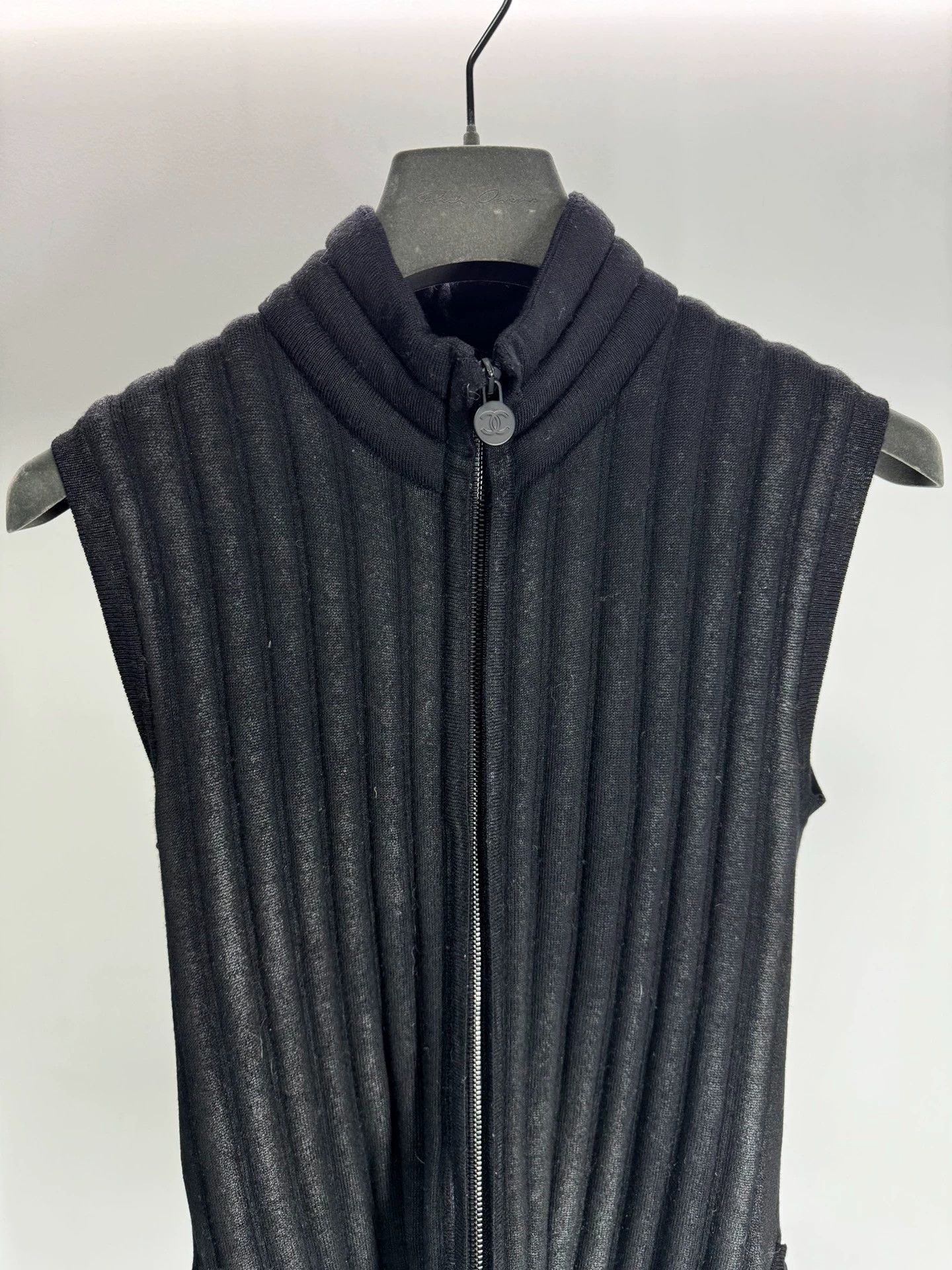 Chanel Chanel Women's 100% Wool Waxed Vest 36 9.5/10 Size XS / US 0-2 / IT 36-38 - 2 Thumbnail