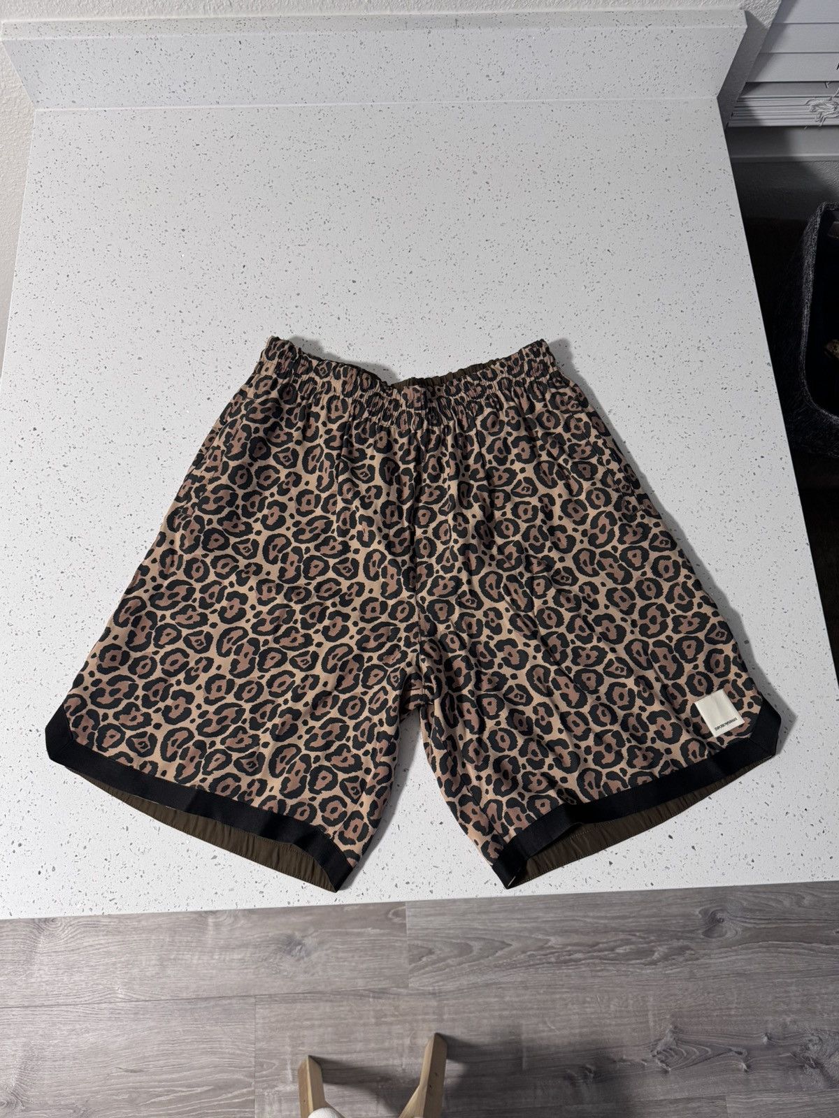 Emporio Armani NWT Emporio Armani Reversible Leopard Print Bermuda Shorts Size US 34 / EU 50 - 6 Thumbnail