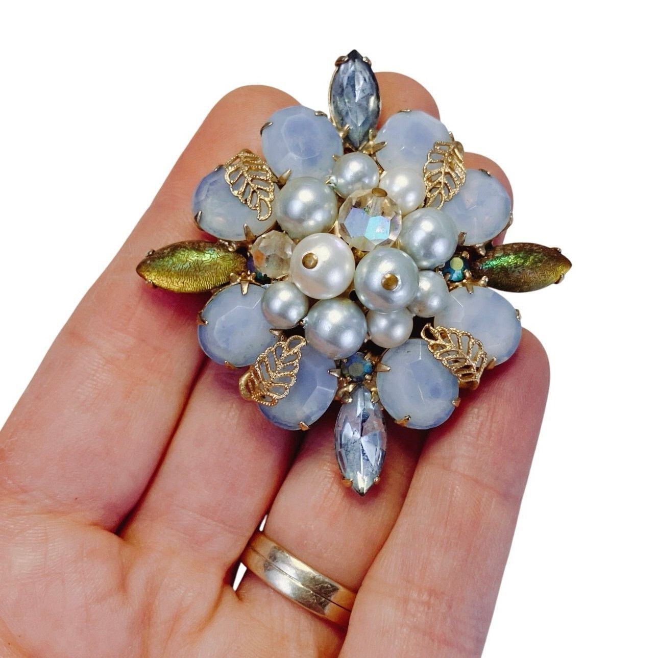 Vintage Mid Century Brooch Blue Glass Faux Pearl Rhinestone Cluster Size ONE SIZE - 2 Thumbnail