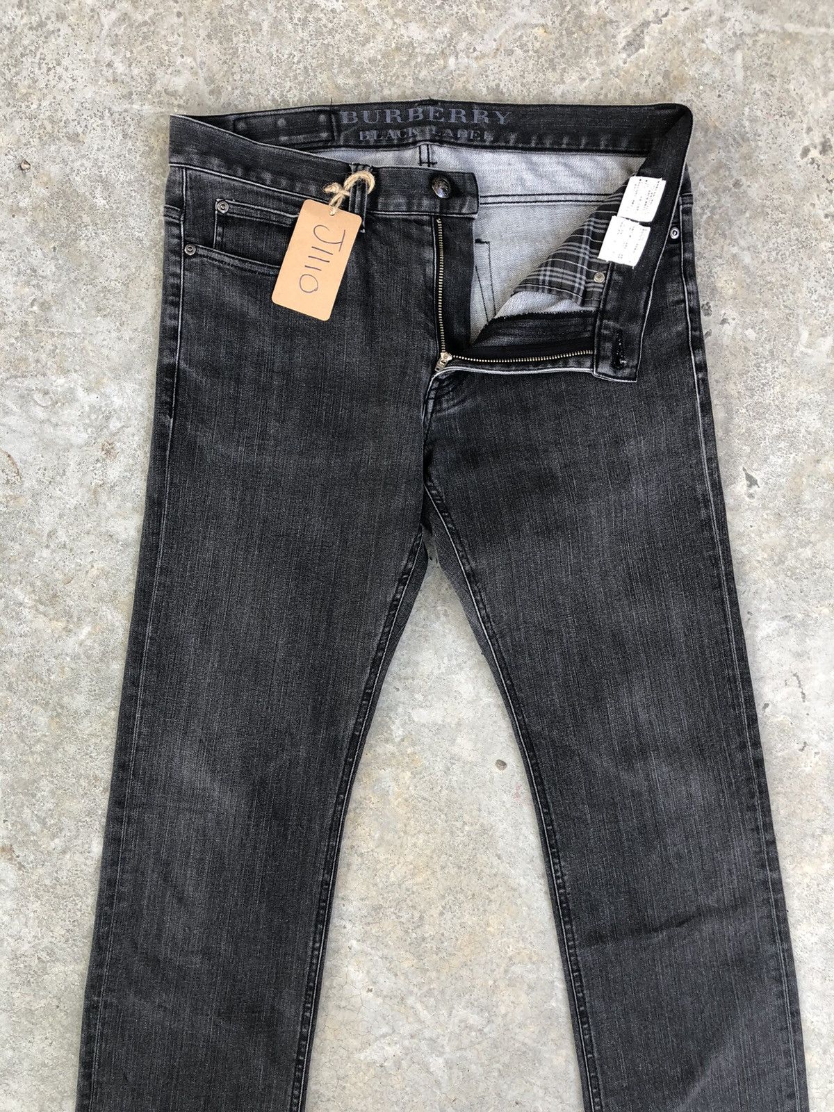 Black Label Burberry Slim Fit Distressed Jeans Size US 33 - 3 Thumbnail
