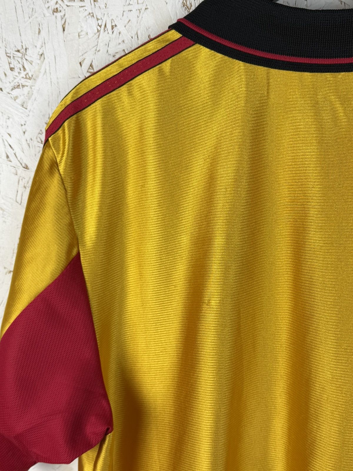 Adidas Adidas VfB Stuttgart 1999/00 Third Kit Soccer Jersey Gold L Size US L / EU 52-54 / 3 - 8 Thumbnail