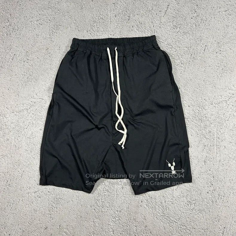 Rick Owens Rick Owens size m Pendant embroidered logo drawstring short Size US 28 / EU 44 - 1 Thumbnail