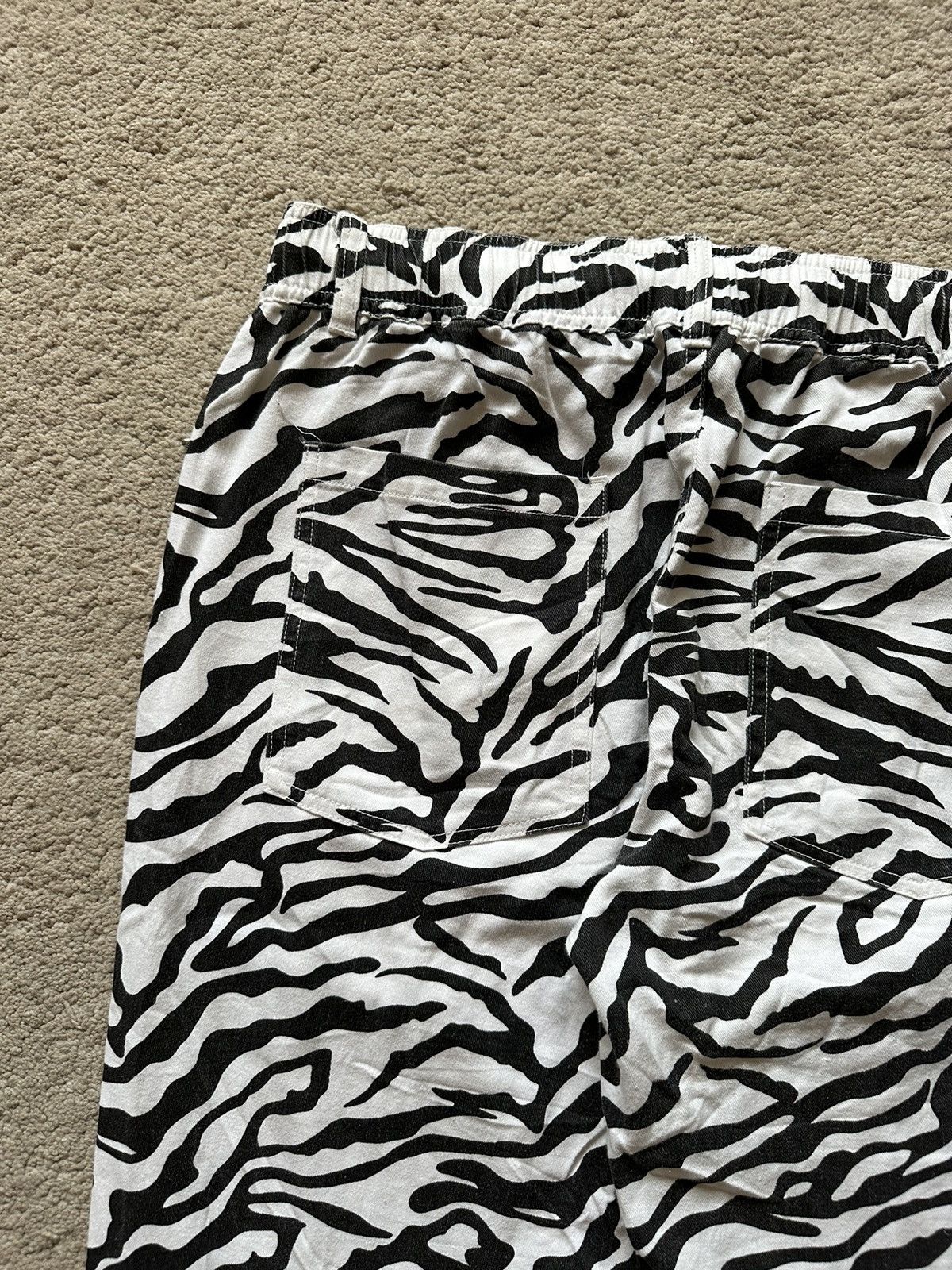 Japanese Brand 2000s Jungle Storm Zebra Cotton Easy Pant Size US 31 - 4 Thumbnail