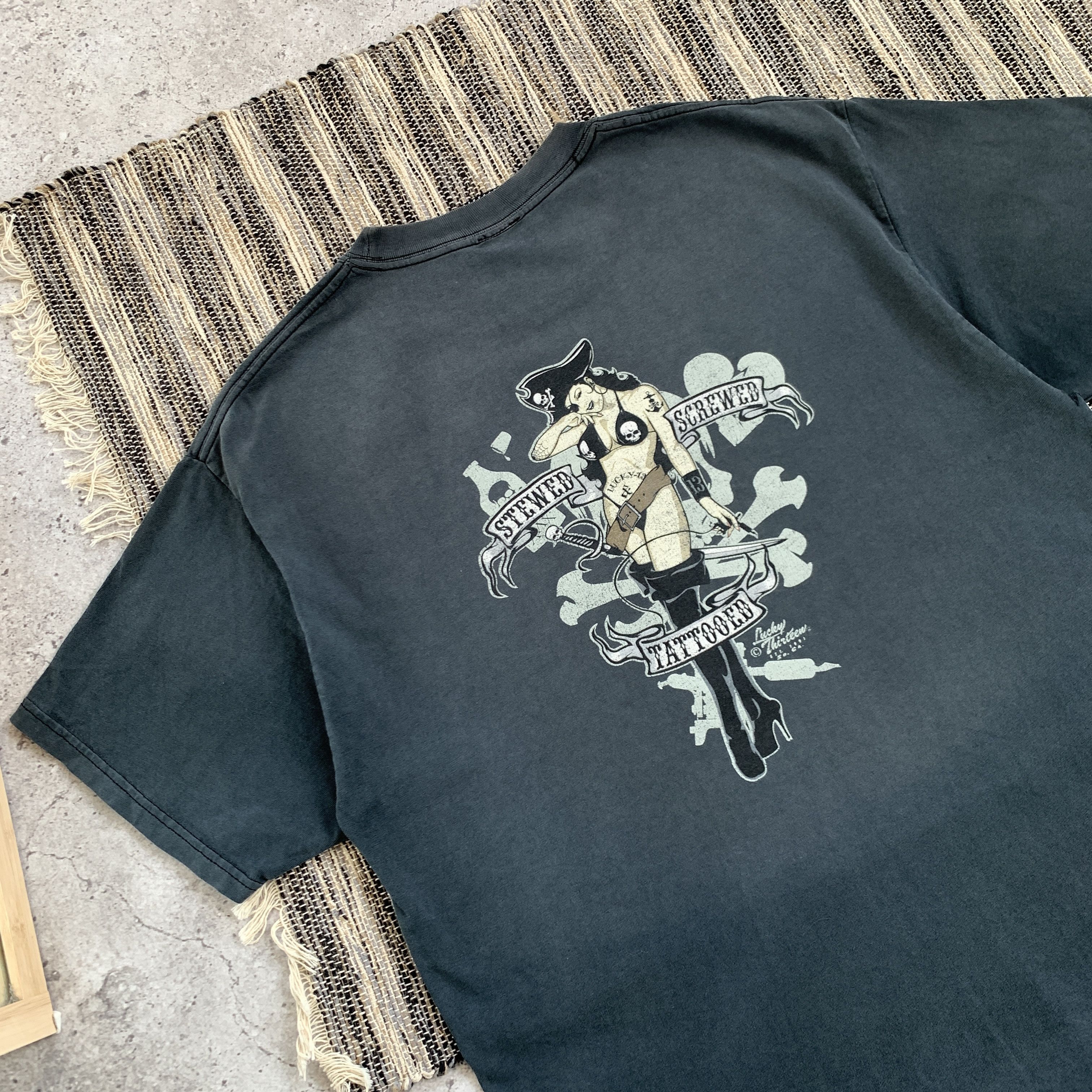 Lucky Brand Vintage 18+ Lucky 13 Tits Girl Grey Faded Graphic Tee Shirt Size US L / EU 52-54 / 3 - 3 Thumbnail