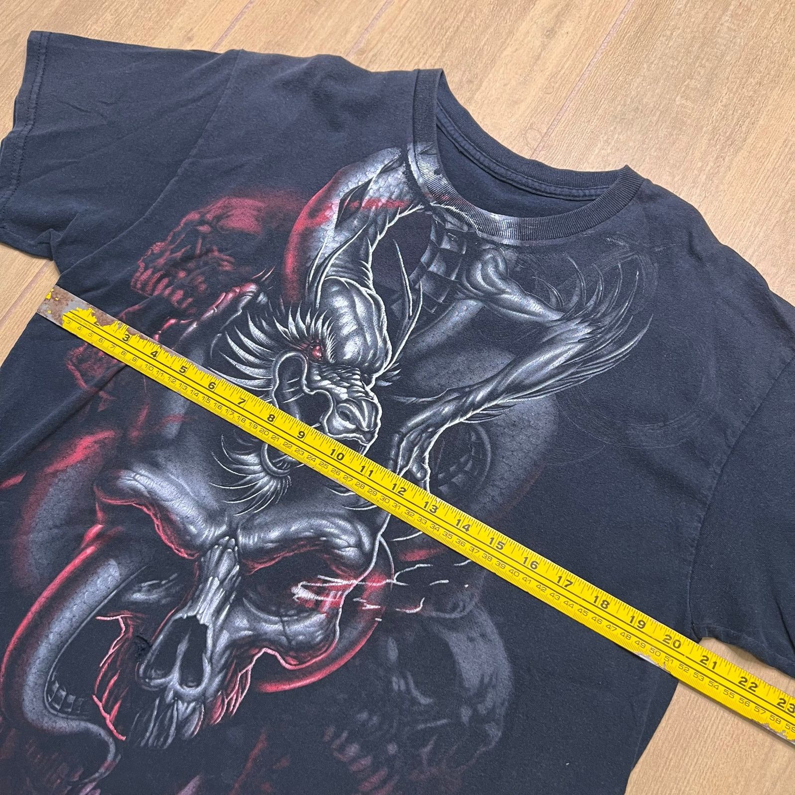 Vintage Vintage Y2K Skull Dragon Sz L Black Short Sleeve distress Size US L / EU 52-54 / 3 - 6 Thumbnail