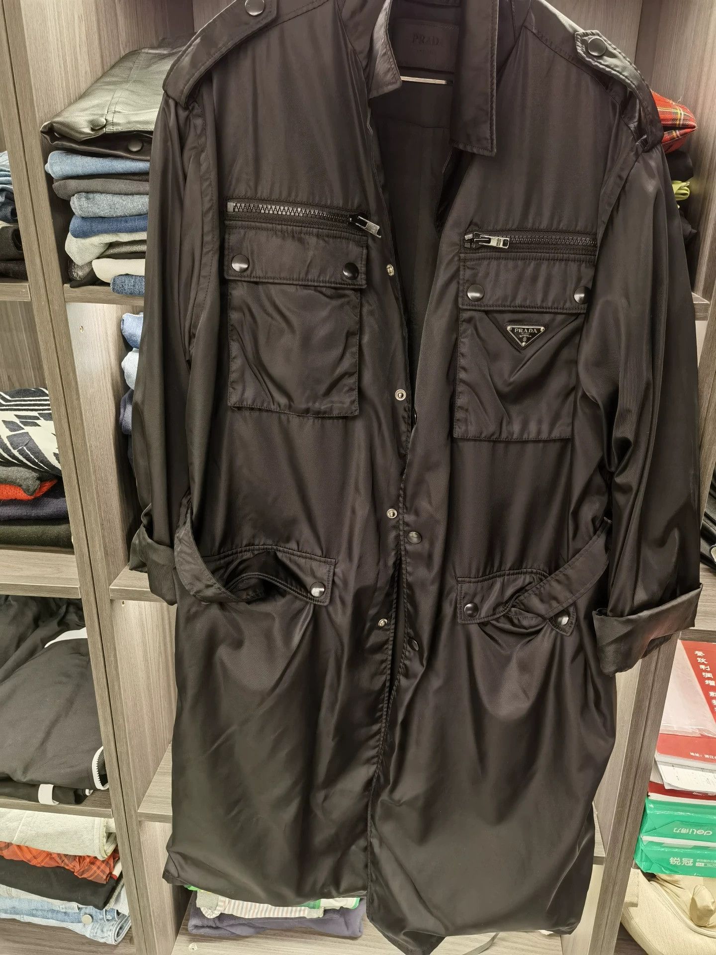 Prada black Prada trench coat in size L Size US L / EU 52-54 / 3 - 2 Thumbnail