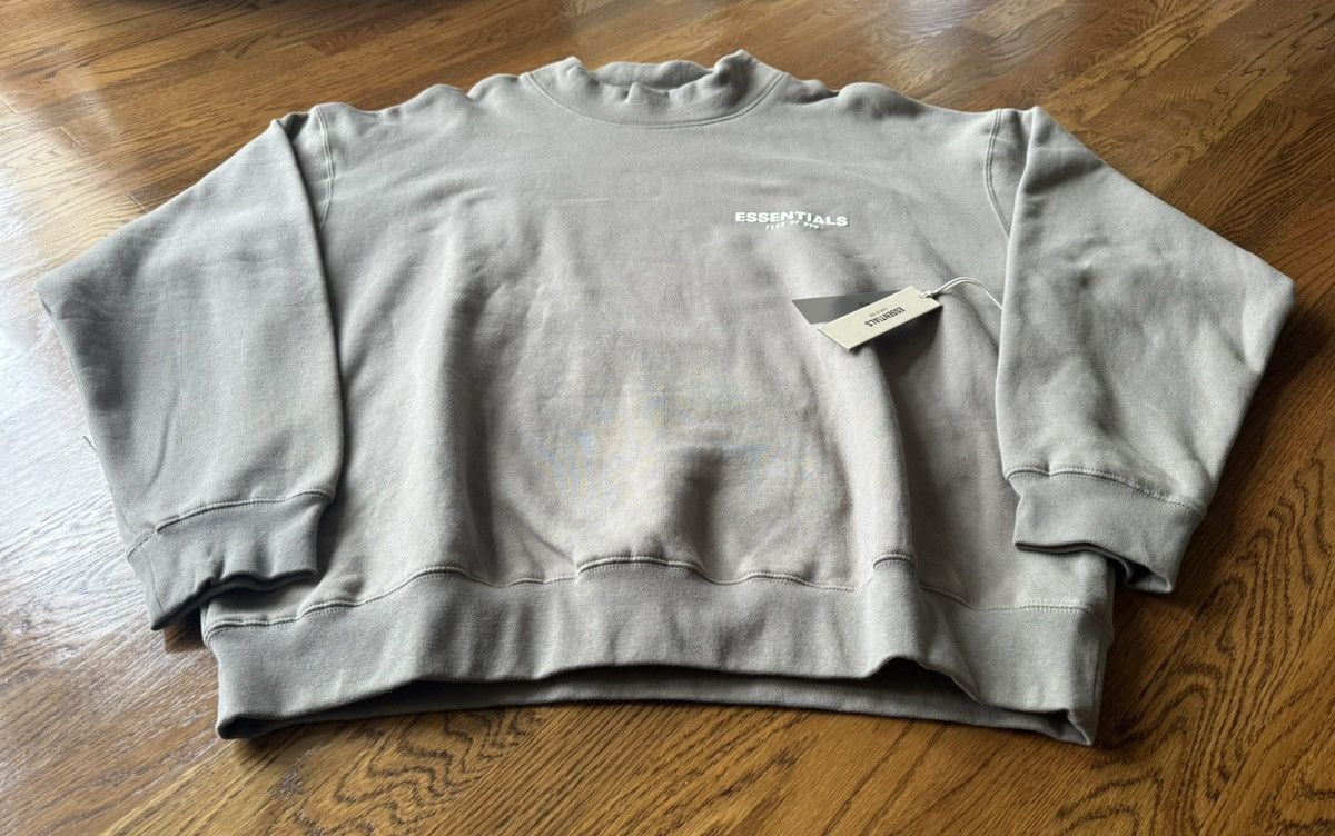 Essentials Large Mockneck Desert Taupe Sweatshirt Crewneck Wood Cement Size US L / EU 52-54 / 3 - 7 Thumbnail
