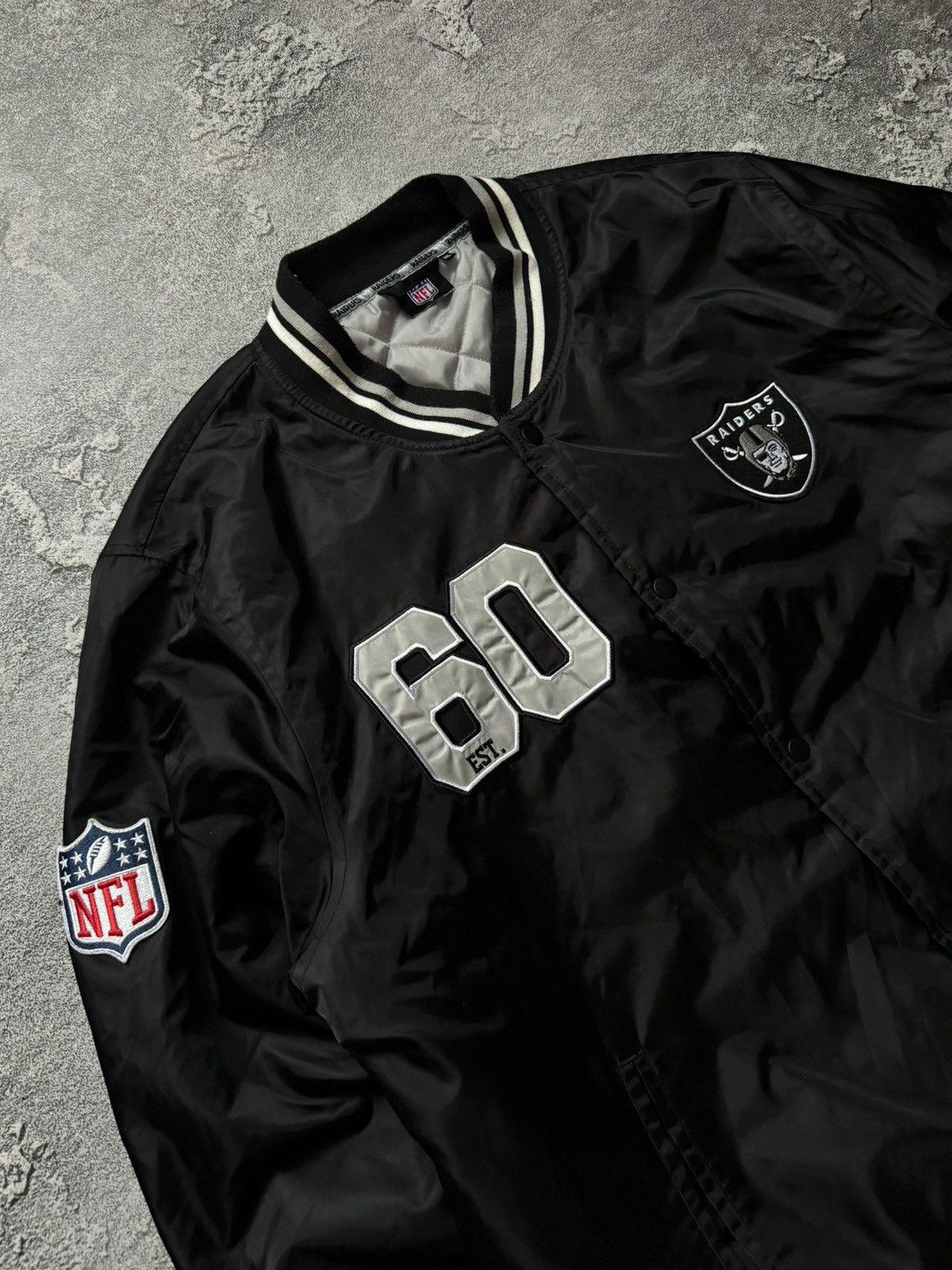 NFL Raiders NFL big logo bomber jacket varsity button up Size US XXL / EU 58 / 5 - 5 Thumbnail