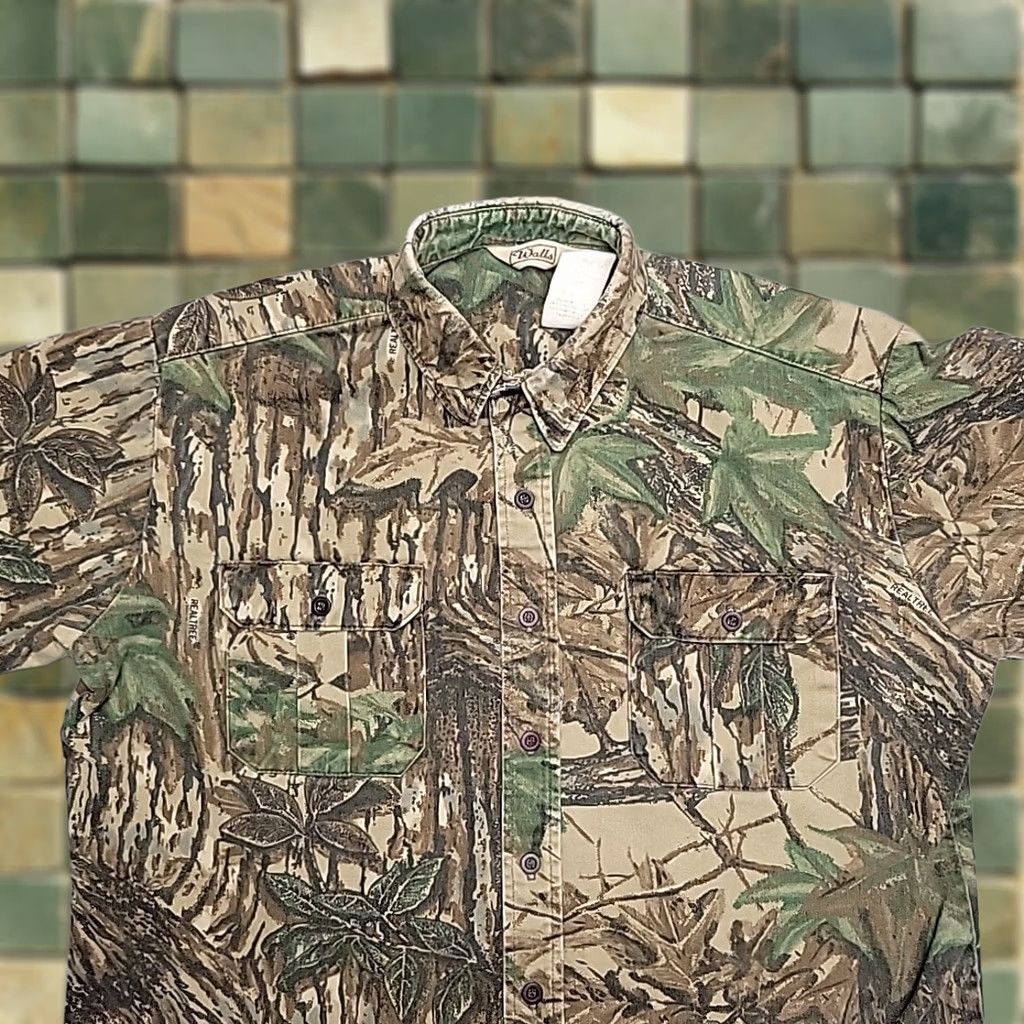 Walls VINTAGE Walls Camouflage Shirt Men L Green Realtree Hunting Made in USA Shirt Mens Camouflage 90s Nature Outdoor Size US L / EU 52-54 / 3 - 1 Thumbnail