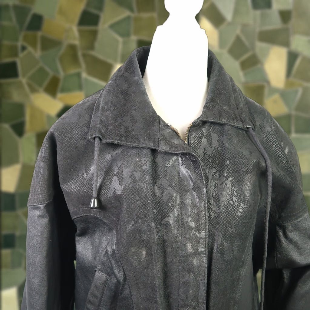 Vintage VINTAGE Wilsons Leather Snake Jacket Leather Suede Feminine 90s Biker Women's M Black Long Sleeve Zip Fall/Winter Casual Womens Size M / US 6-8 / IT 42-44 - 1 Thumbnail