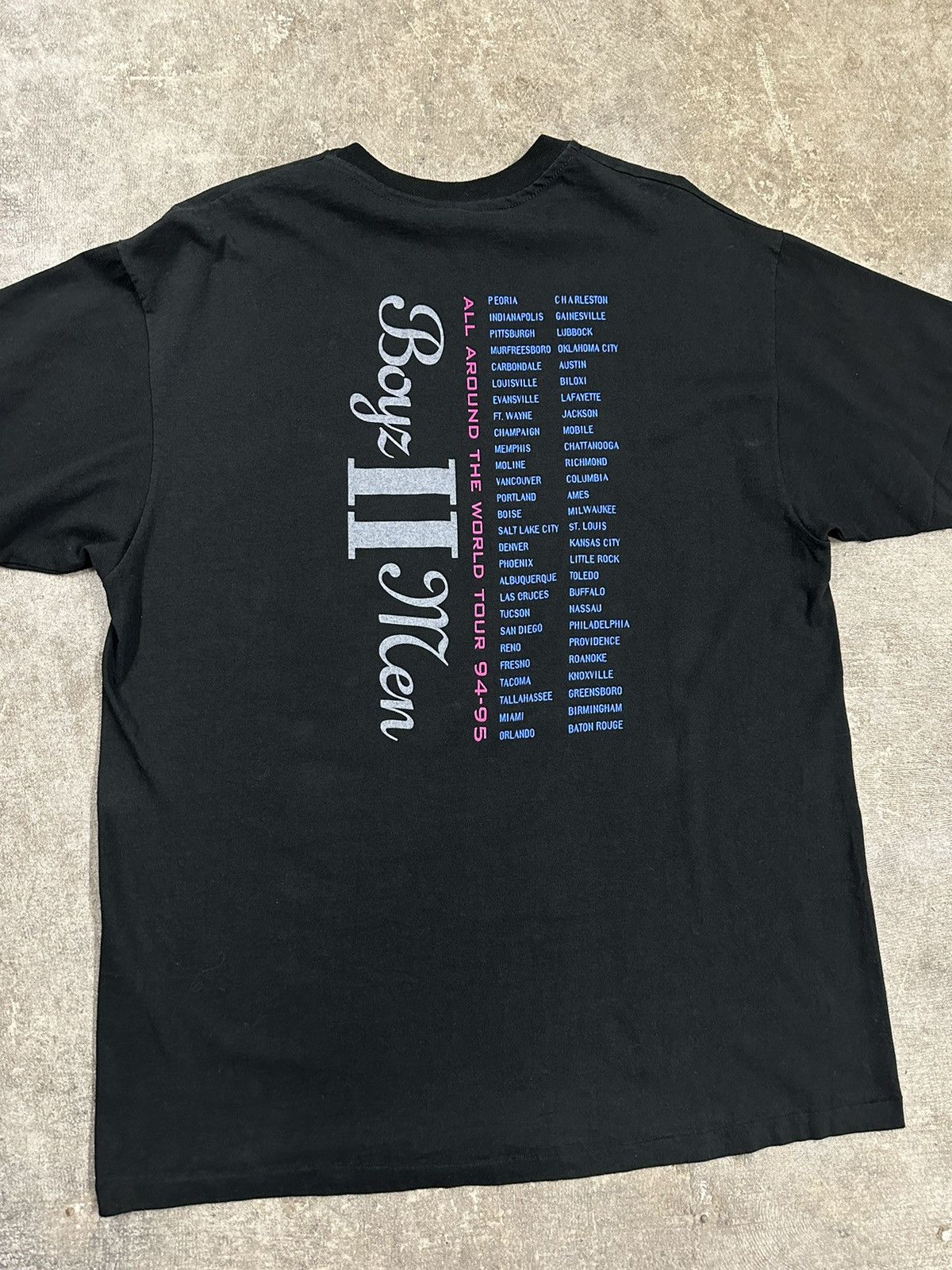 Hanes Vintage 90s Hanes Boyz 2 Men All Around The World Rap Shirt Size US XL / EU 56 / 4 - 4 Thumbnail