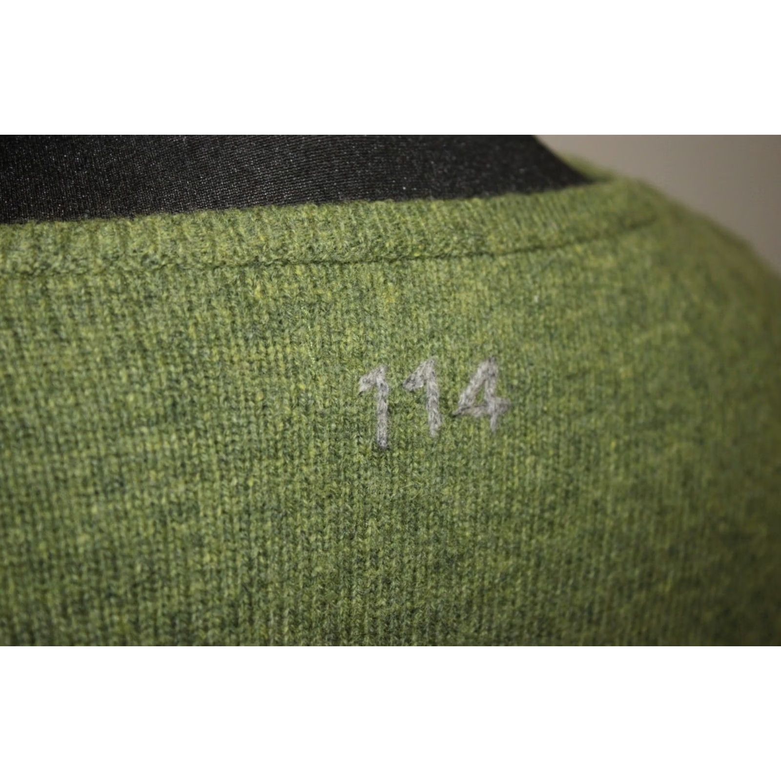 Vintage Odd Molly Cardigan Jumper Womens Green 100% Wool Size 2 V-Neck 61cm 38cm 46cm 67cm Boys Girls Mens Womens Size XS / US 0-2 / IT 36-38 - 5 Thumbnail