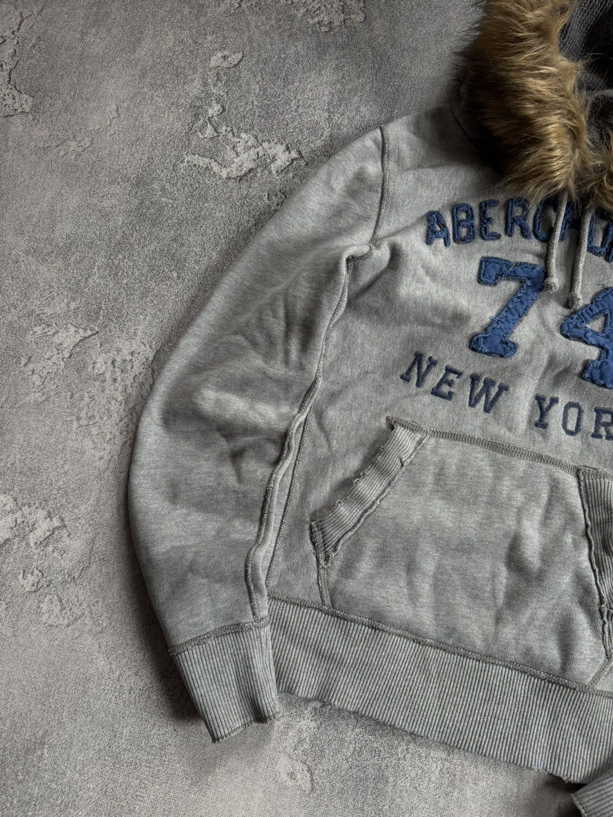 Abercrombie & Fitch Abercrombie & Fitch Y2K Fur Faux hoodie if six was nine LGB Size S / US 4 / IT 40 - 2 Thumbnail