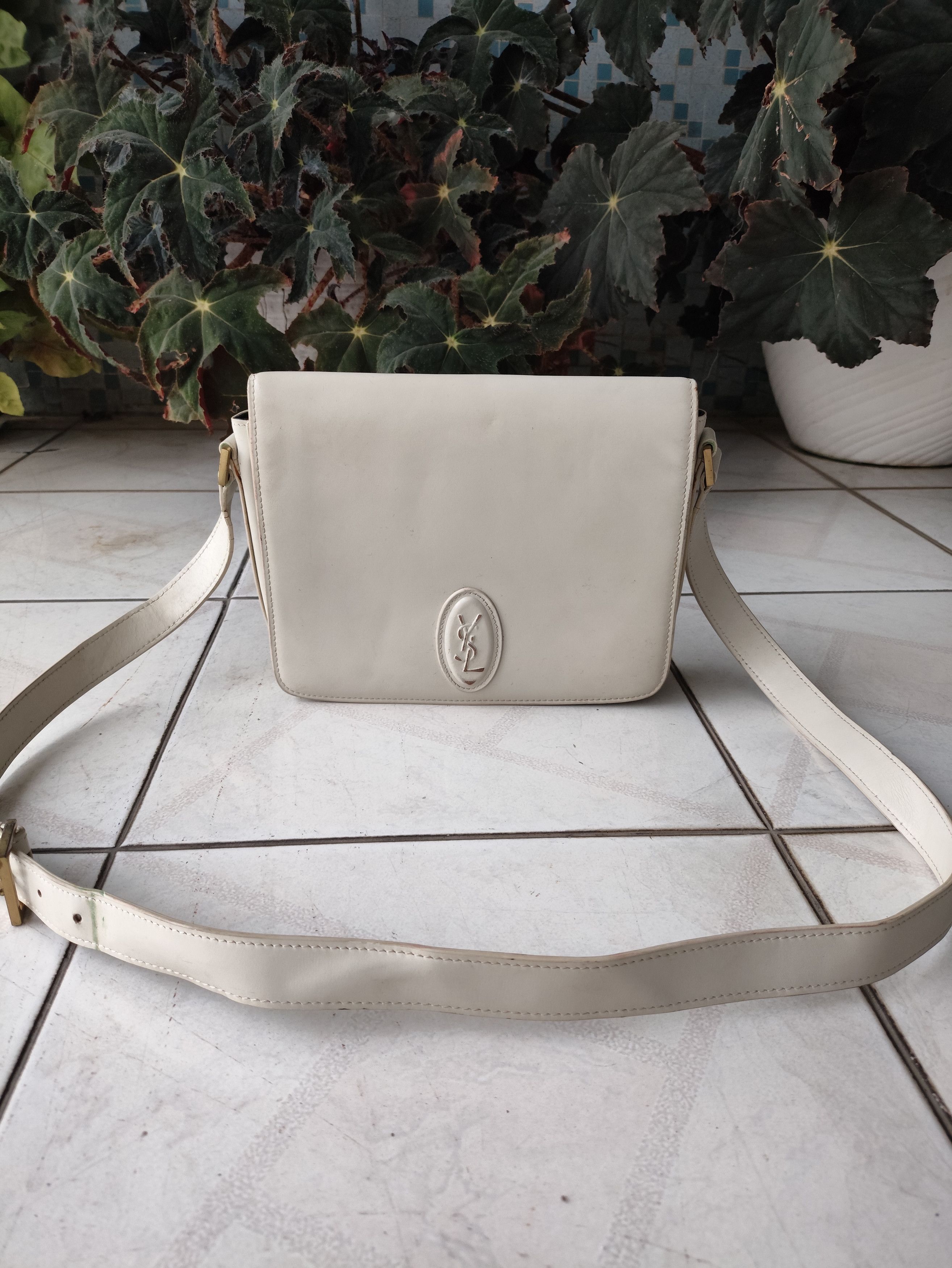 Yves Saint Laurent White Leather Mailbox Size ONE SIZE - 1 Thumbnail