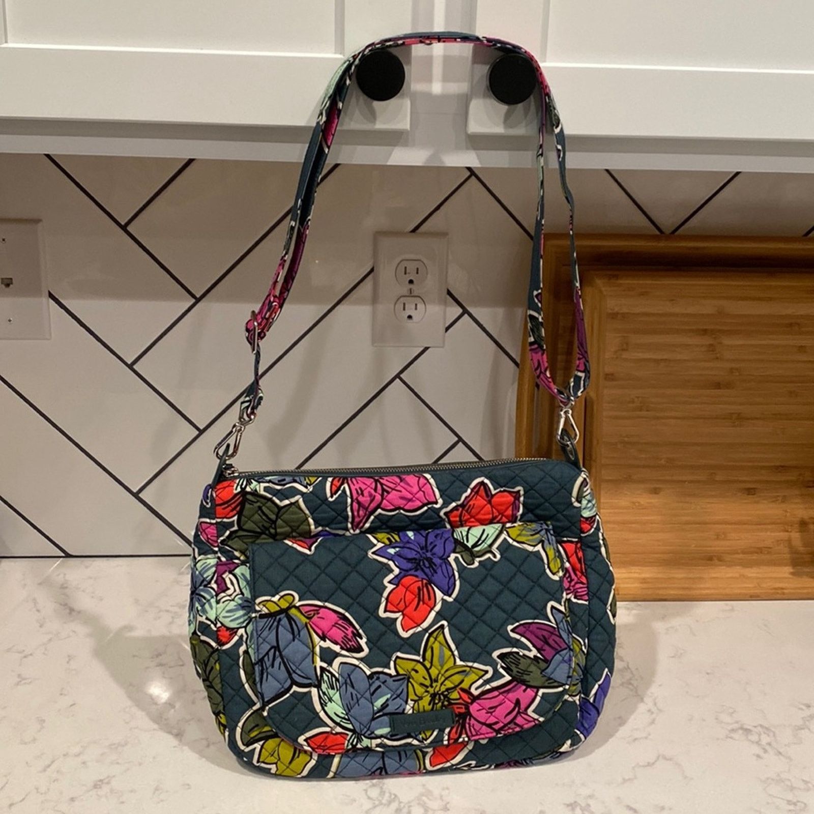 Vera Bradley Vera Bradley Carson Falling Flowers quilted crossbody bag Size ONE SIZE - 1 Thumbnail