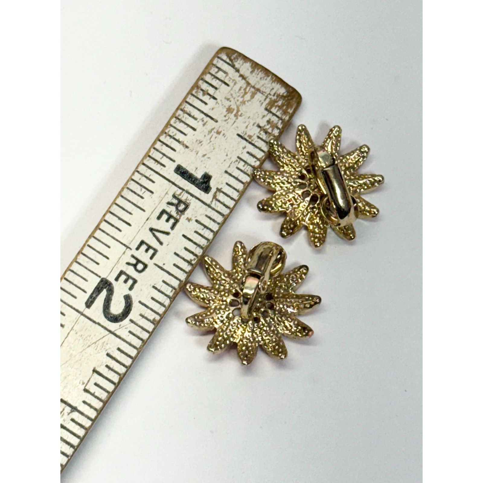 Vintage Vintage pink enamel flower clip on earrings Size ONE SIZE - 3 Thumbnail