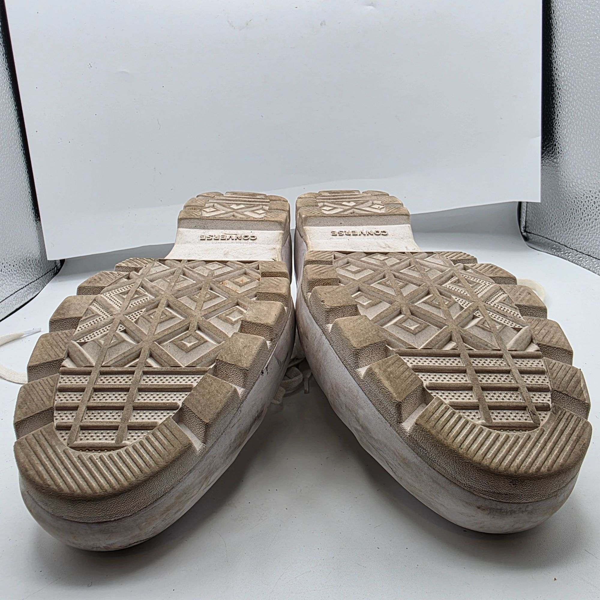 Converse Converse Chuck Taylor All Star Lugged Hi Womens 10 Triple Wh Size US 10 / IT 40 - 11 Thumbnail