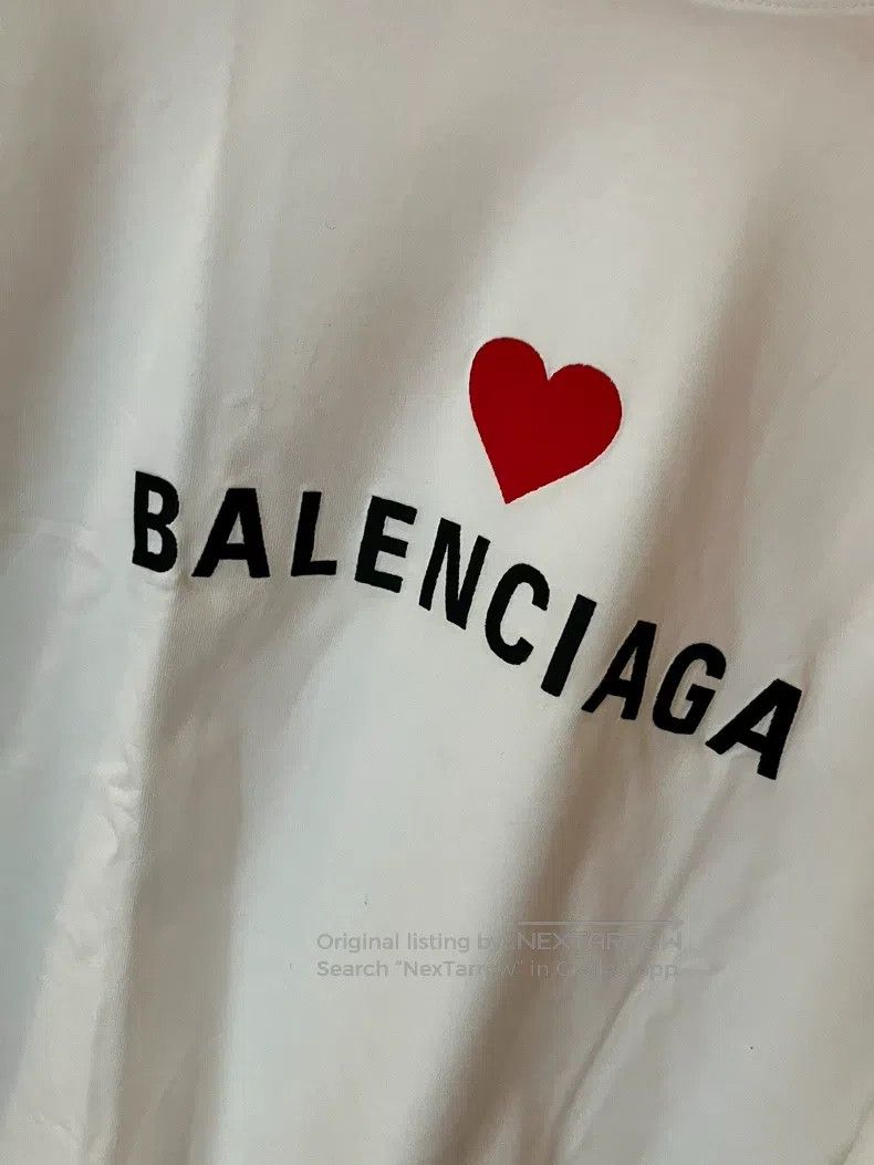 Balenciaga Balenciaga Valentine's Day limited edition heart logo embr Size US M / EU 48-50 / 2 - 3 Thumbnail