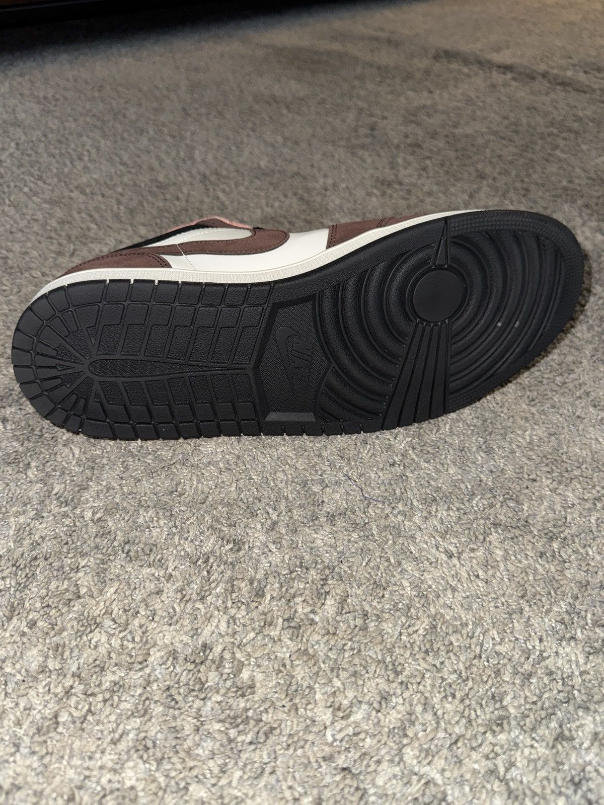 Jordan Brand Jordan 1 Low Mocha Size US 11 / EU 44 - 8 Thumbnail