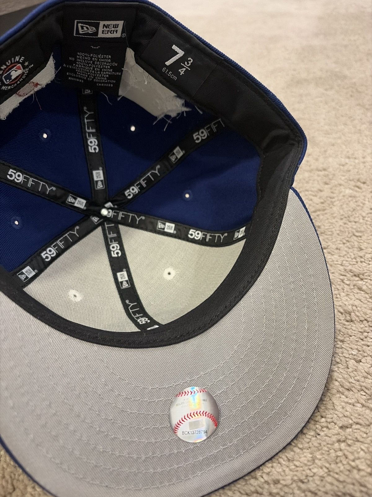 New Era Lightly worn , New Era LA Dodgers hat Size 7 3/4 Size ONE SIZE - 4 Thumbnail