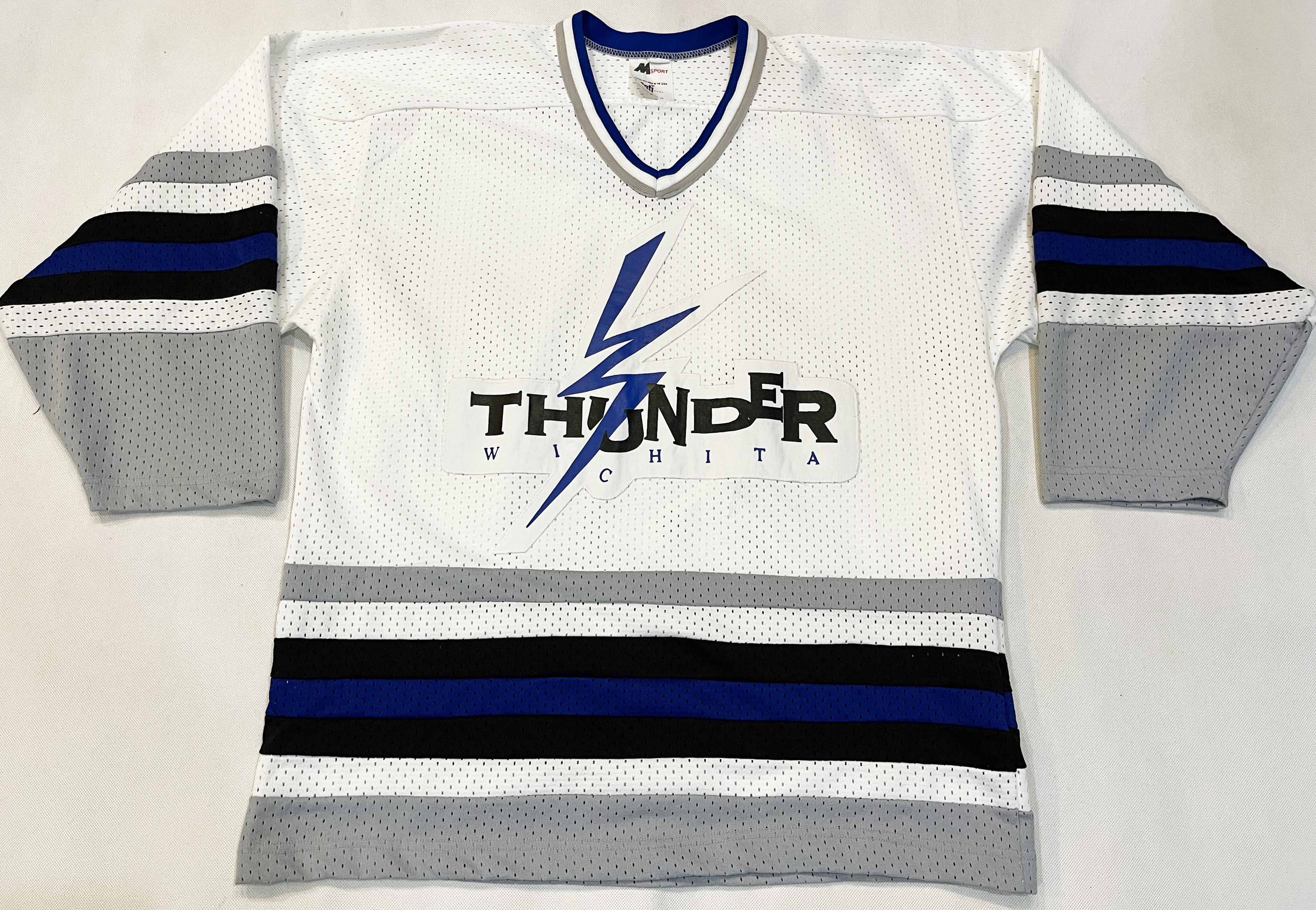 Vintage Vintage Wichita Thunder ECHL CHL Hockey Jersey Size US S / EU 44-46 / 1 - 1 Thumbnail