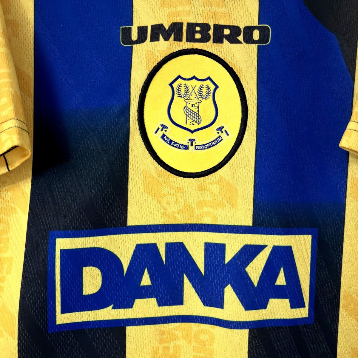 Umbro × Vintage 1996 1997 Everton England Umbro Vintage Away Soccer Jersey S Size US S / EU 44-46 / 1 - 3 Thumbnail