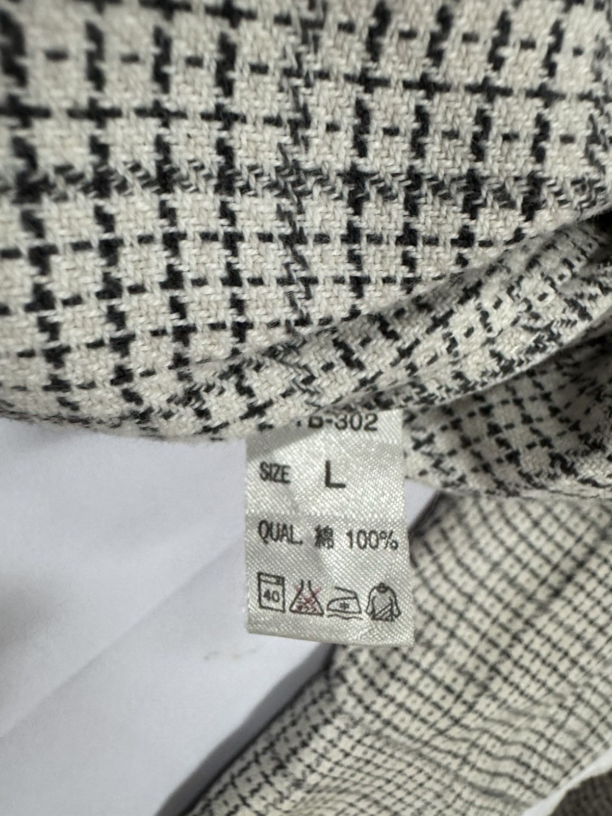 Vintage Vtg🔥90’s Bitch Skateboards Flannel Button Ups Size US L / EU 52-54 / 3 - 14 Thumbnail