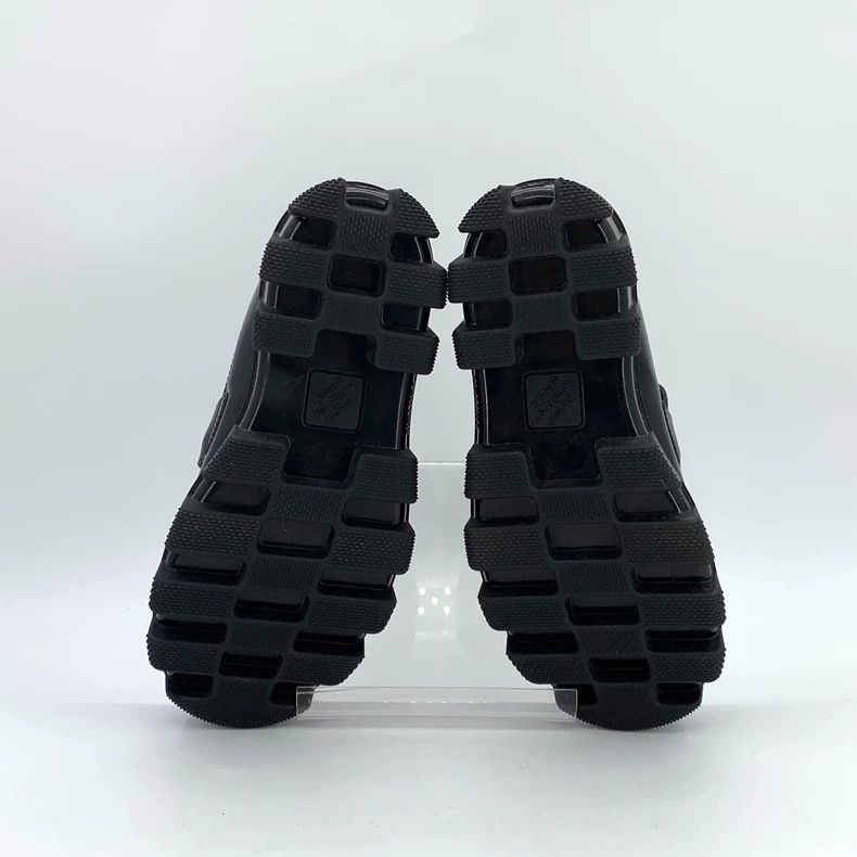 Louis Vuitton Louis Vuitton 25 black logo chain round-toed platform loaf Size US 7.5 / EU 40-41 - 5 Thumbnail