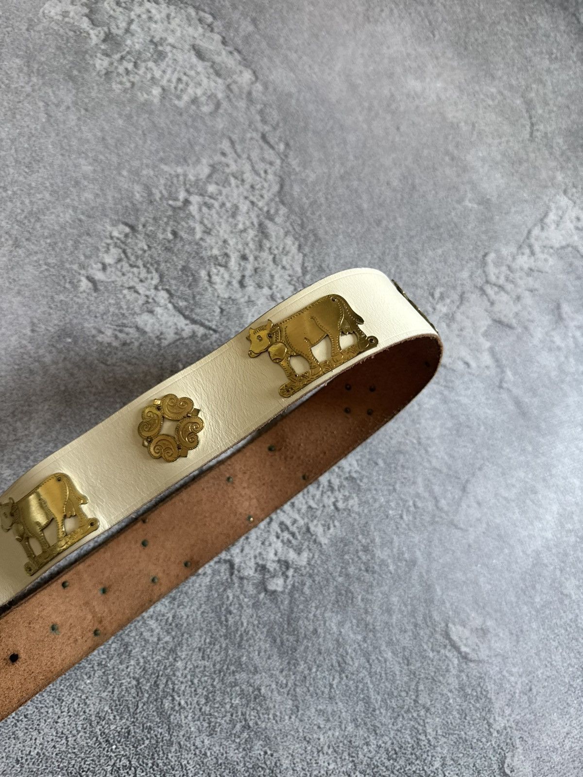 Etro 90s Retro vintage leather belt iconic cows 🐄 metal details Size ONE SIZE - 6 Thumbnail