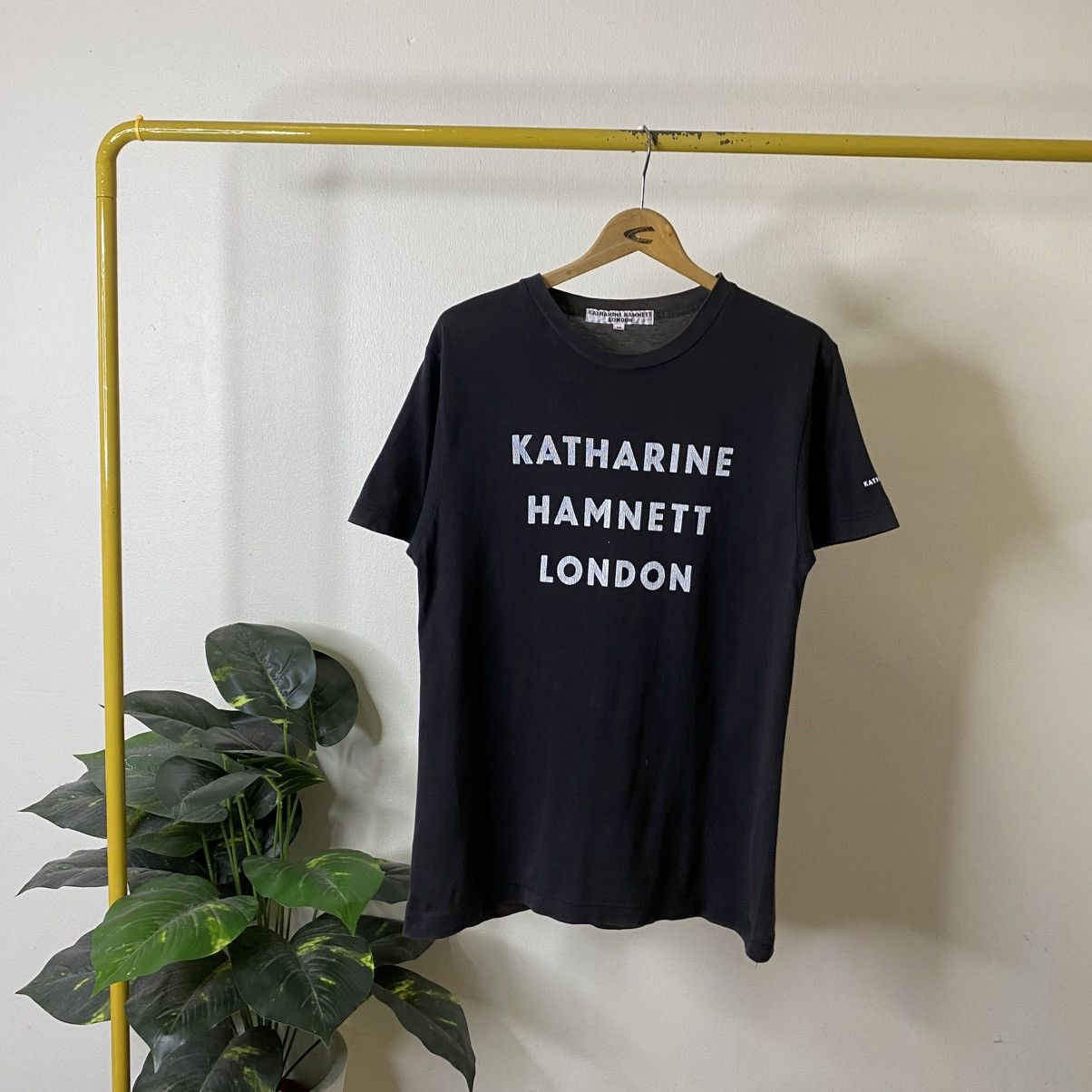 Katharine Hamnett London Spell Out Graphic Black Tee Size US M / EU 48-50 / 2 - 1 Thumbnail