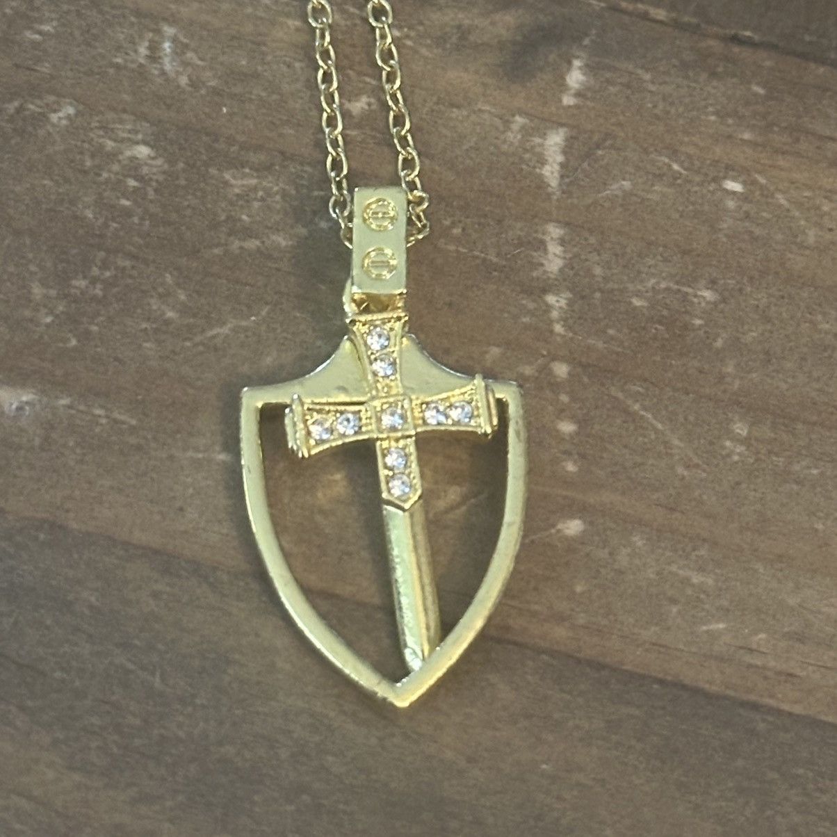 Other Gold tone sword cross shield pendant necklace Size ONE SIZE - 6 Thumbnail