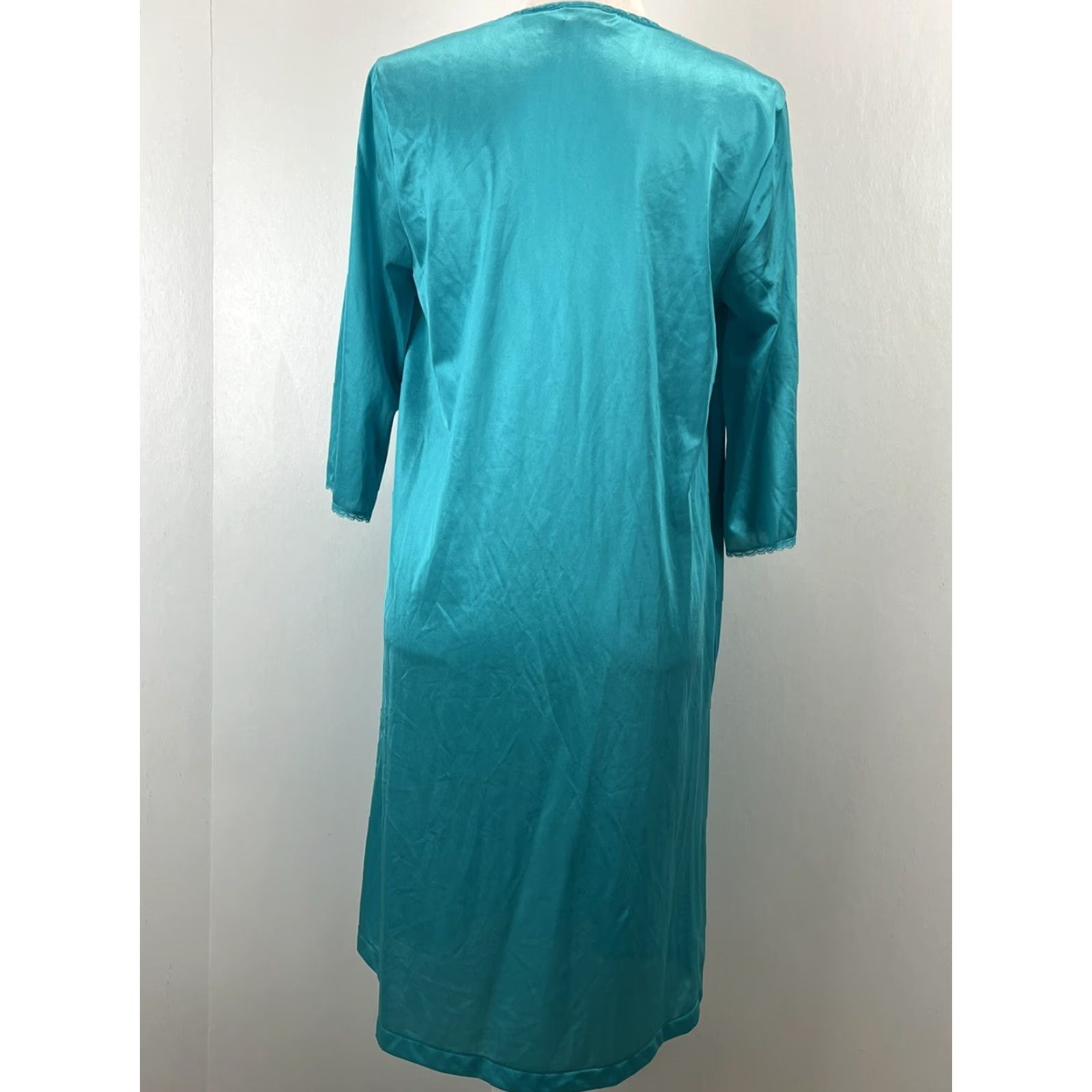 Vintage Vtg Vanity Fair Nylon Nightgown Robe Sz Small GUC Full Snap Lace Trim Made In US Size ONE SIZE - 3 Thumbnail