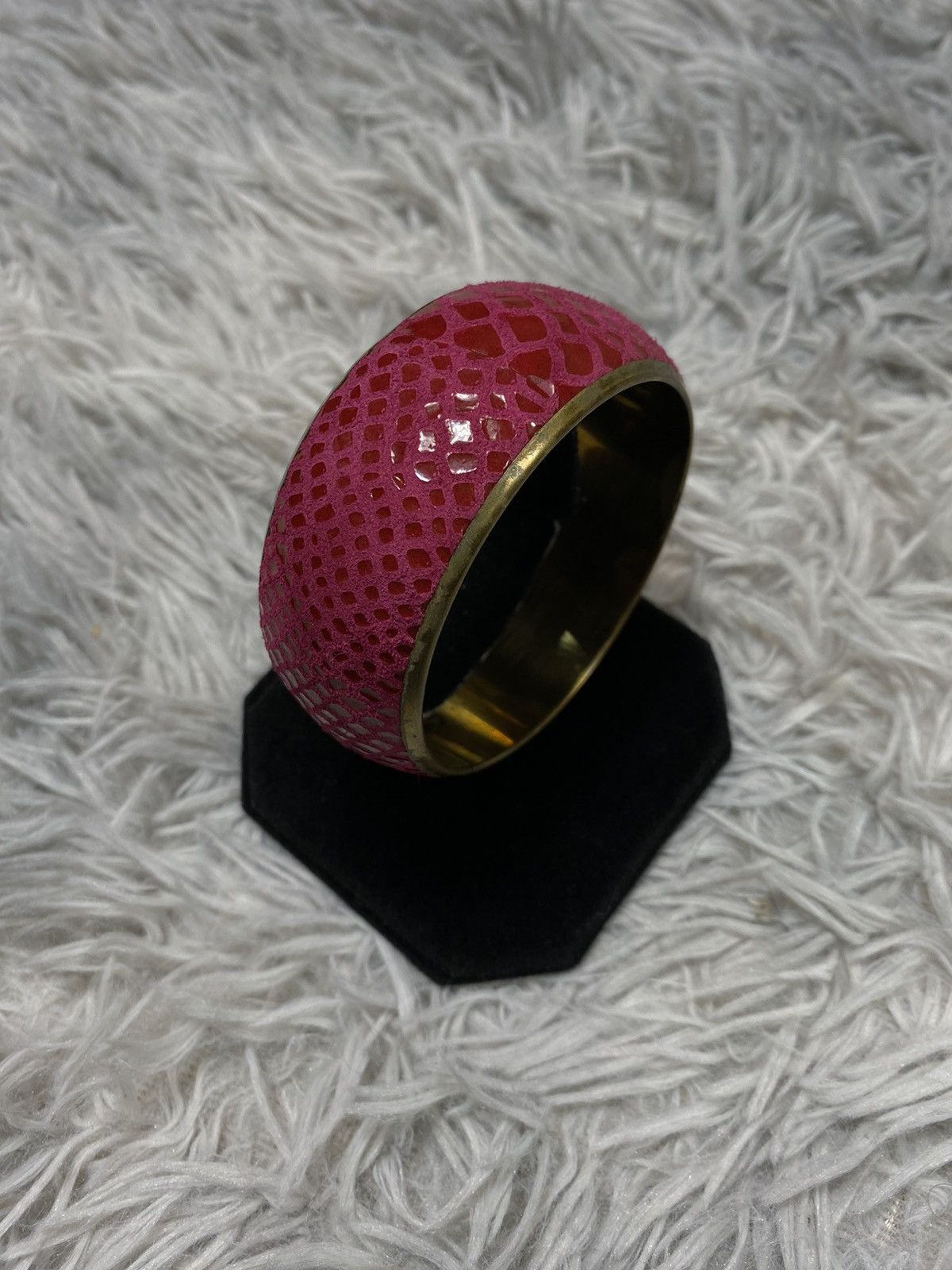 Jewelry Pink Textured Bangle - Japanese Brand Size ONE SIZE - 1 Thumbnail