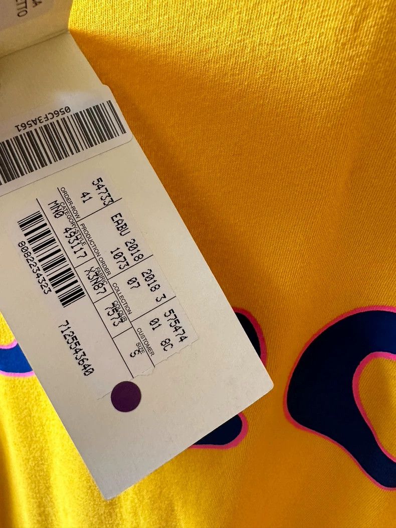 Gucci Gucci Short-sleeved T-shirt with large logo on the chest 25 Size US S / EU 44-46 / 1 - 5 Thumbnail