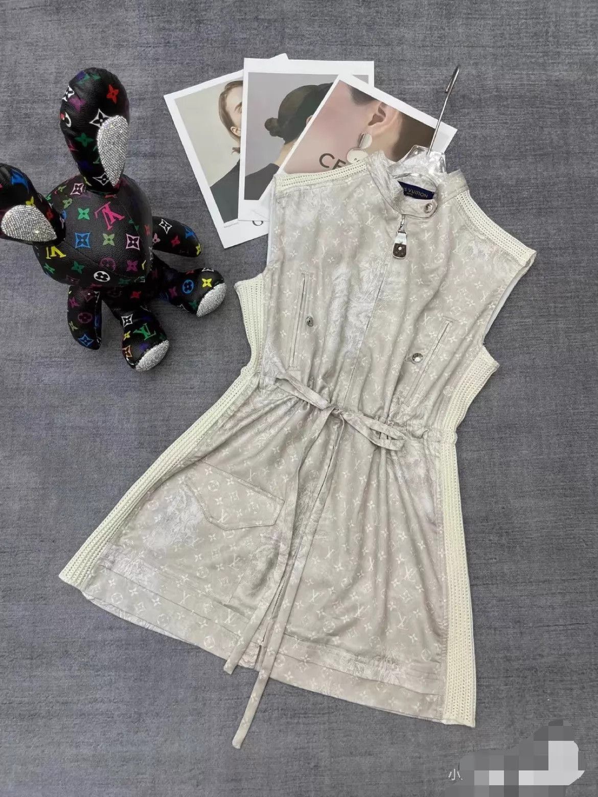 Louis Vuitton LV Women's Tropical Print Sleeveless Roundneck Dress 32 Size XXS / US 00 / IT 34 - 8 Thumbnail